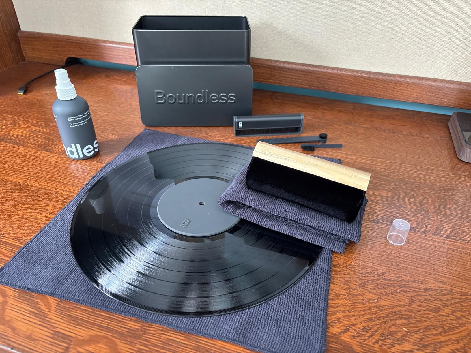 Boundless Audio Vinyl Record Cleaning Kit - 8-in-1 Brushes, Cloths & Case | Carbon Fiber & Velvet Brushes, Stylus Brush, 4oz Anti-Static Solution, 2 x Microfiber Cloths & Metal Storage Case customer photo 2