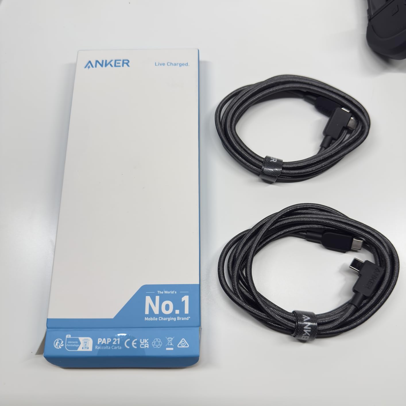 Anker USB C to USB C Right Angle Cable, 240W 90 Degree Type-C Braided Charging Cord for iPhone 17 Series and More (2Pack 6FT Black) customer photo 1