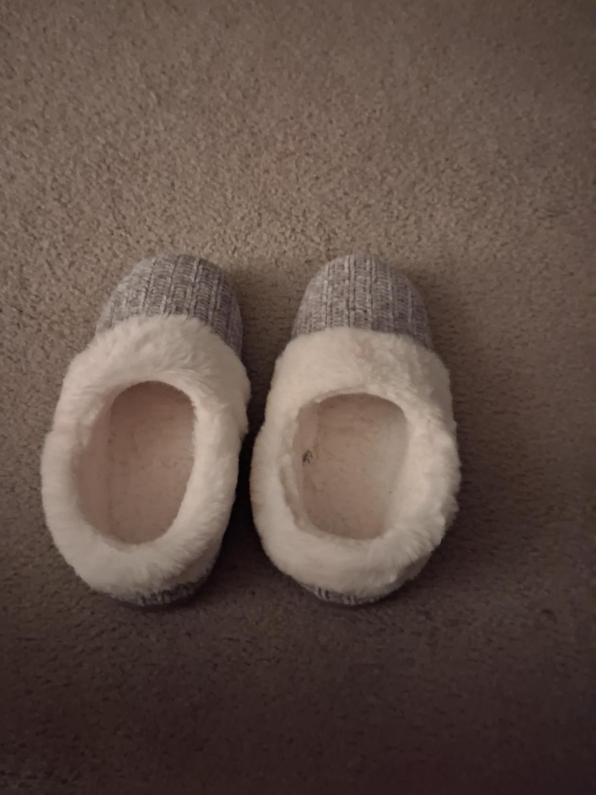 Evshine Women's Fuzzy Memory Foam Slippers, Closed Back Knit Bedroom Slippers, Slip-On Warm House Shoes for Indoor & Outdoor Comfort customer photo 1
