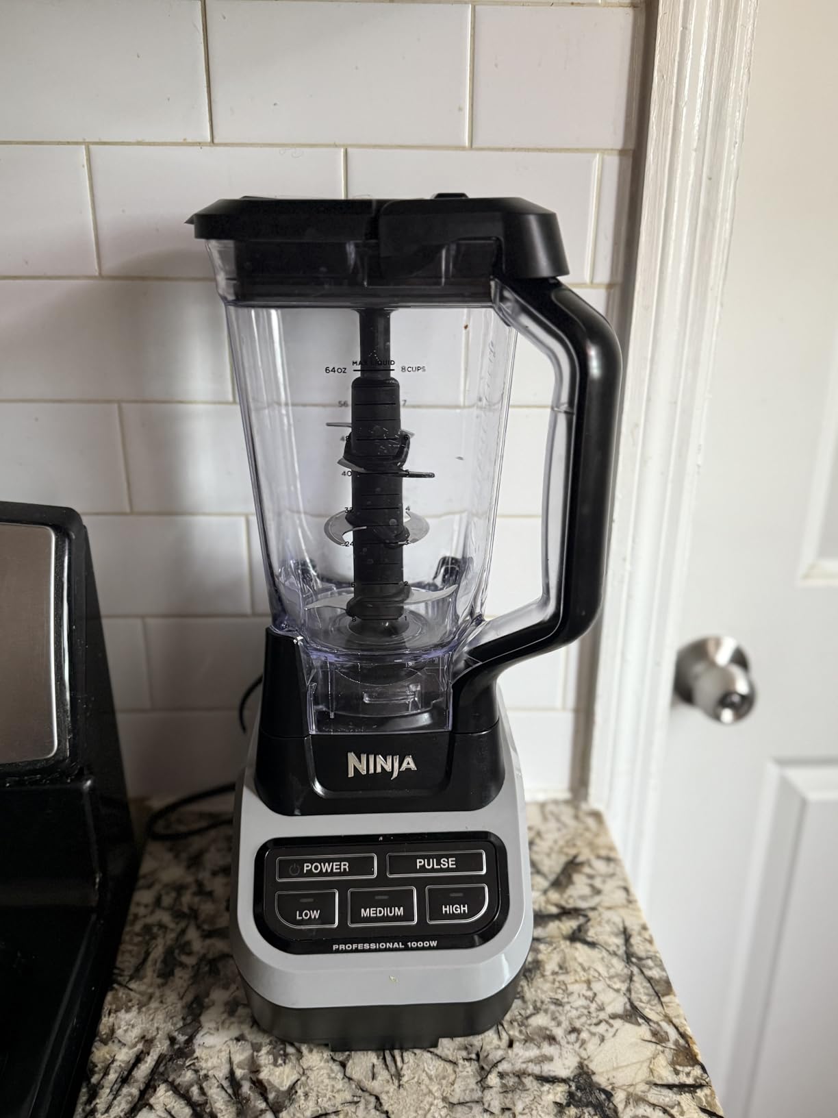 Ninja Professional Blender 2.0 | Smoothie Maker, Drink Mixer, Grinder, Ice Crusher | Total Crushing Technology, Auto-iQ Program, 1200W Power, XL 72-oz. Pitcher | Dark Grey | BR201AMZ customer photo 2