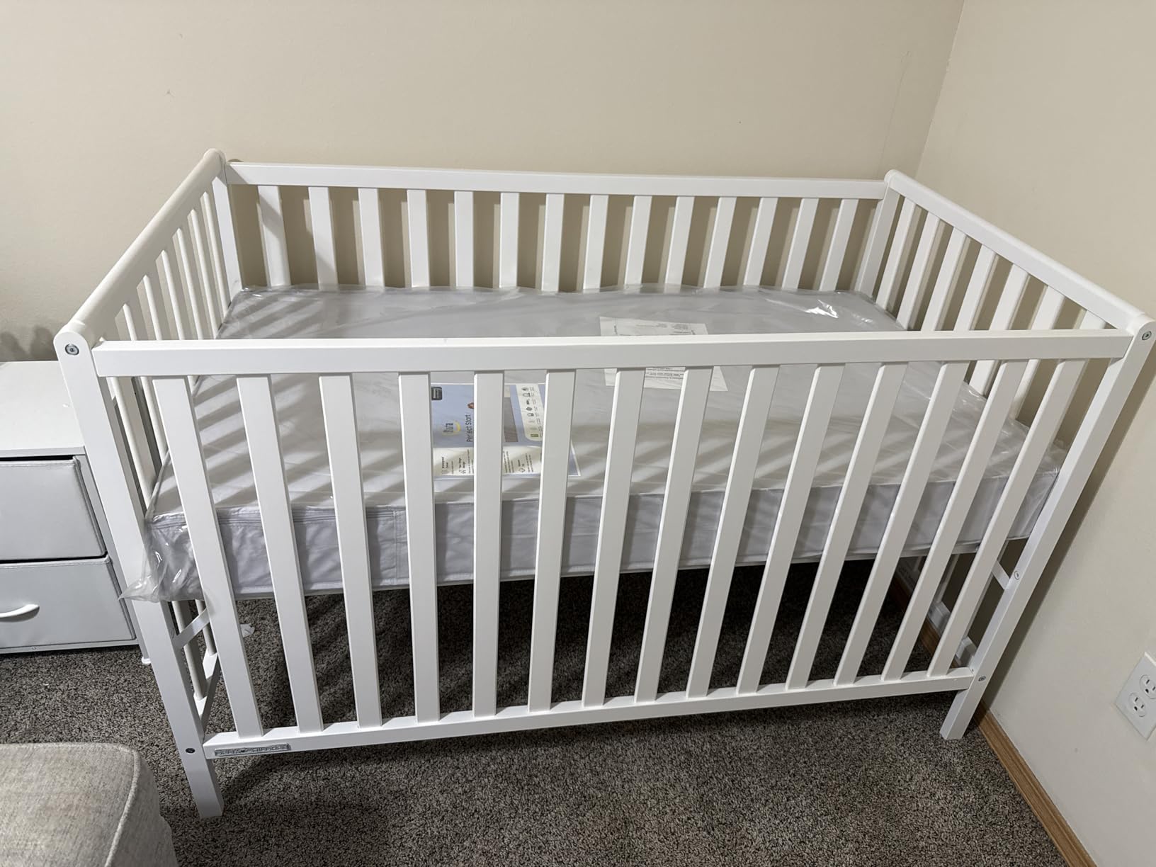 Delta Children Heartland 4-in-1 Convertible Crib, Black customer photo 2