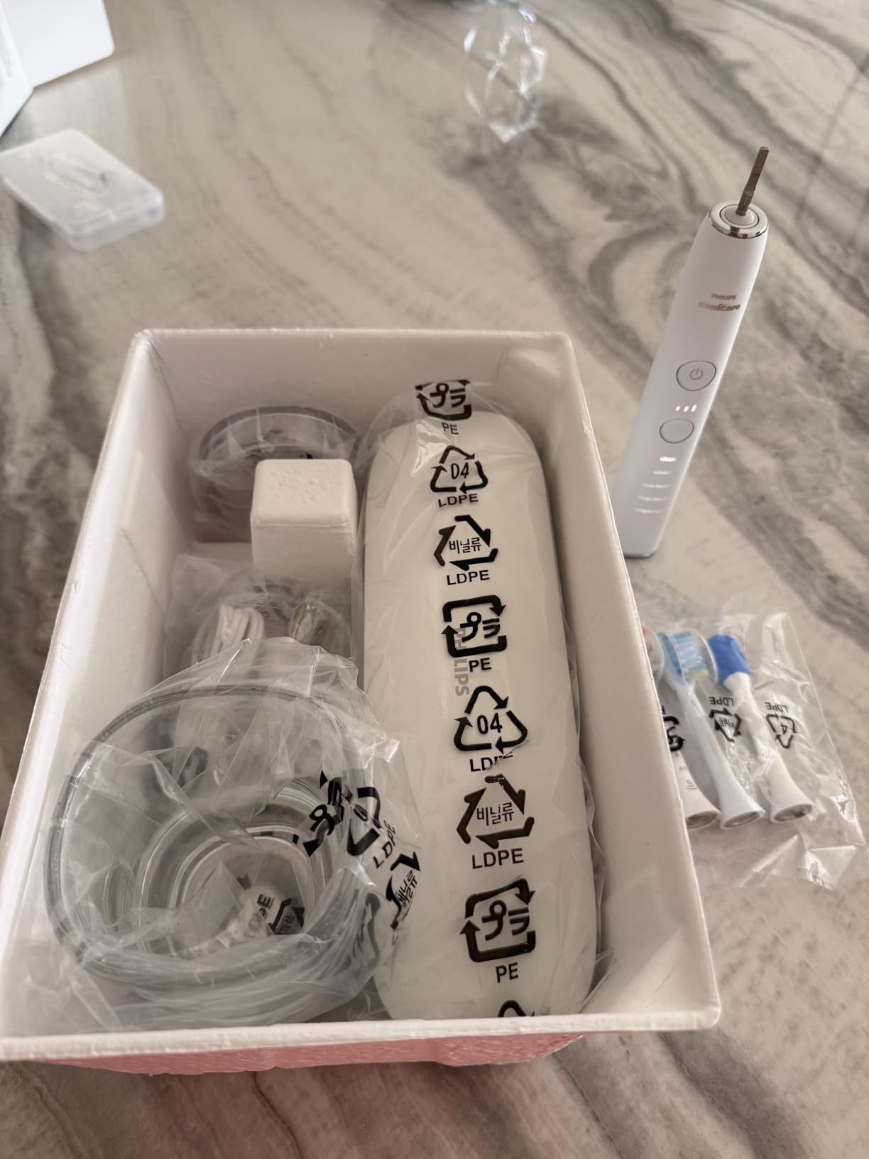Philips Sonicare DiamondClean Smart 9500 Electric Toothbrush - Sonic Toothbrush with App, Pressure Sensor, 15 Brushing Settings, Replacement Reminder, USB Charging Travel Case, Black, Model HX9923/11 customer photo 2