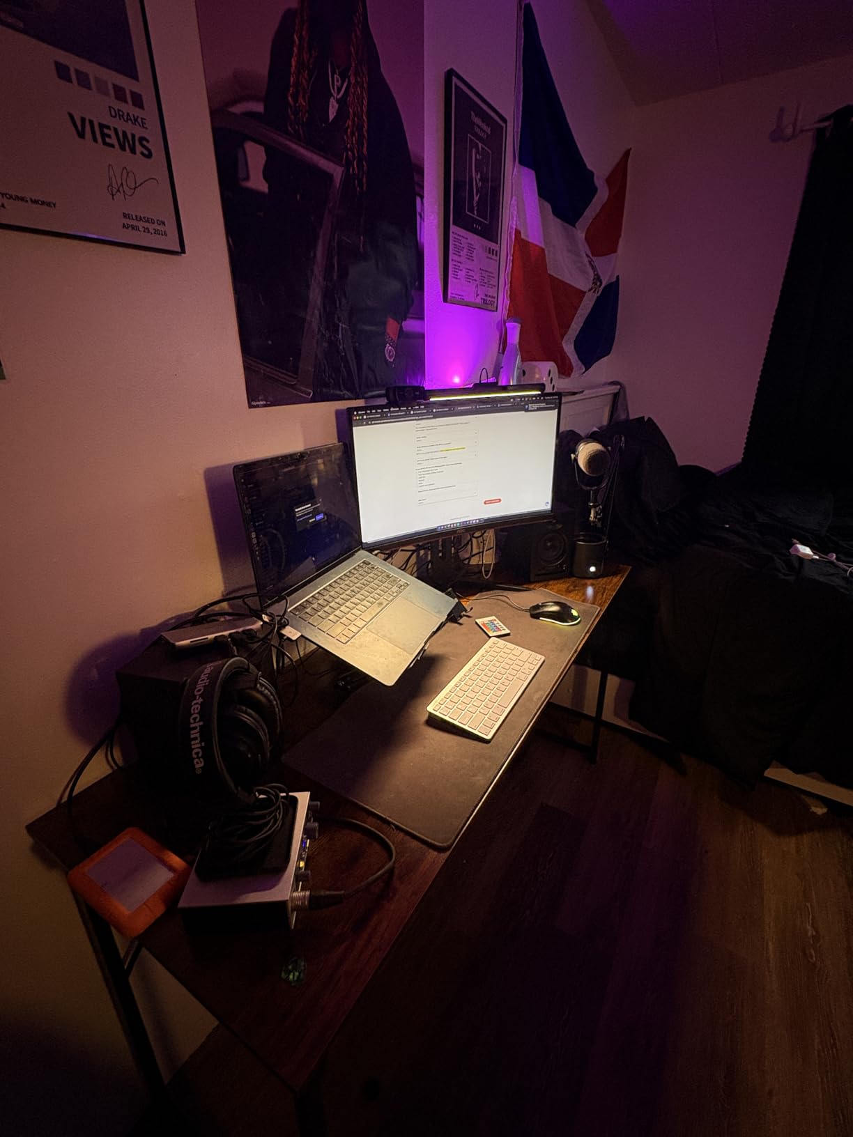 Huuger Computer Desk, 55 Inch Home Office Desk, Gaming Writing Work from Home Study Desk, Large Legroom, Sturdy Metal Frame customer photo 1