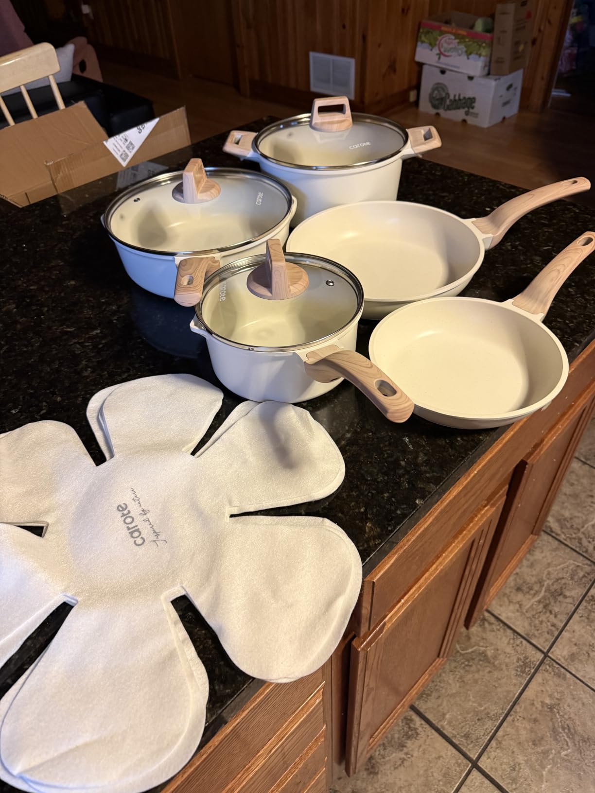 CAROTE 14 Pcs Pots and Pans Set Nonstick, Cookware Set Kitchen Cooking Set with Utensil and Pan Protectors customer photo 2