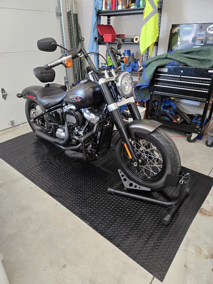 VEVOR Diamond-Plate Rubber Flooring Roll, 3 mm x 4 ft x 8 ft Floor Mat, SBR Rubber Roll, Easy to Clean, for Under Cars, Garage, Industry, Gym, Black customer photo 1