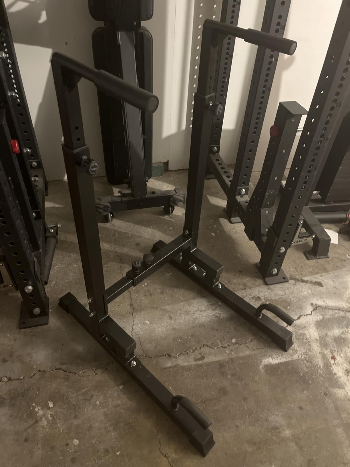 Yes4All Dip Stand 500 LBS Capacity, 80 Levels Adjustable Dip Bars, Dip Station Machine for Home Gym customer photo 2