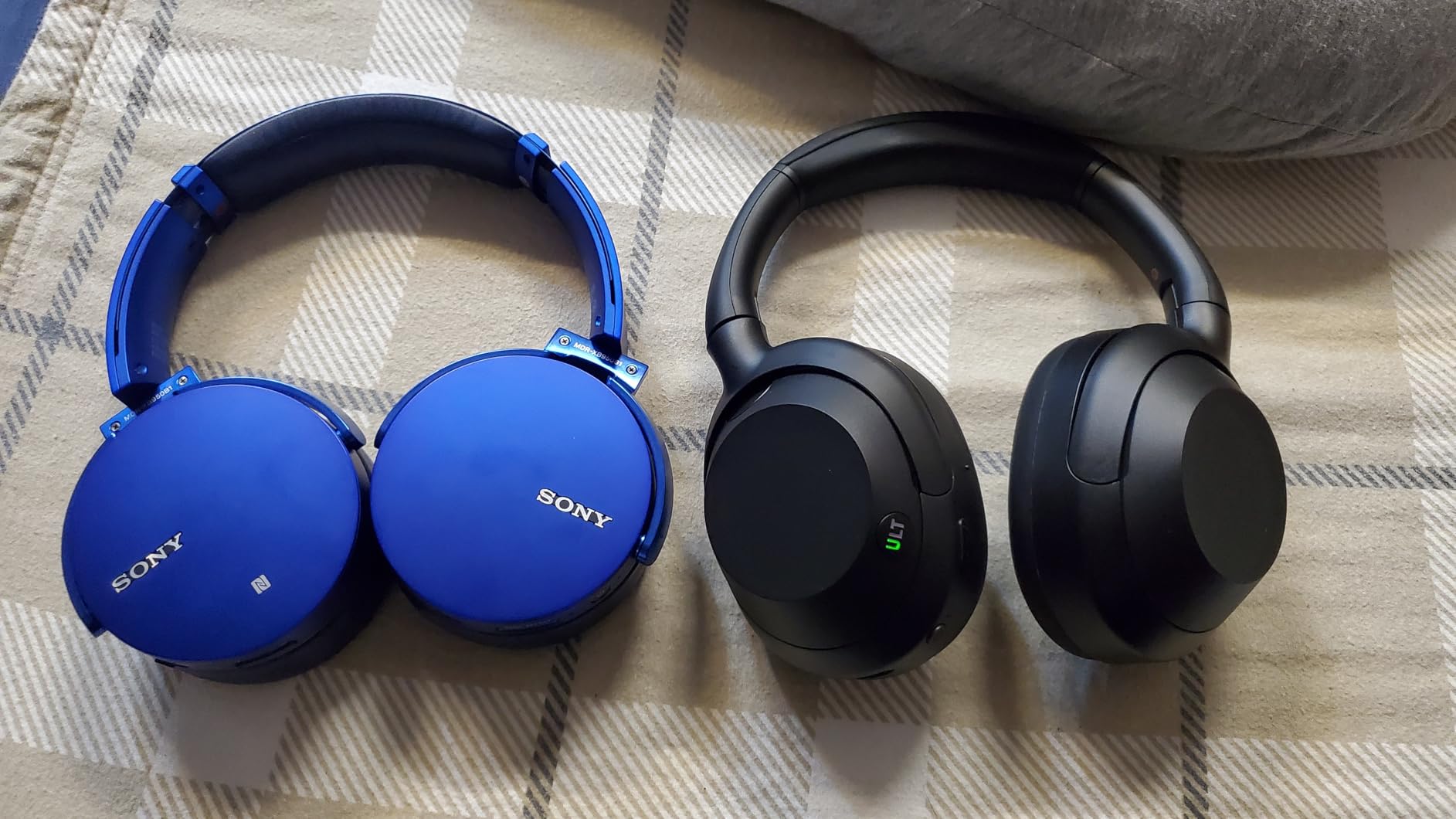Sony ULT WEAR Over-Ear Noise Canceling Bluetooth Headphones with Alexa Built-in, Comfortable Design, 30-Hour Battery, Massive Bass, & Signature Noise Canceling Found in 1000X Series, Black customer photo 1