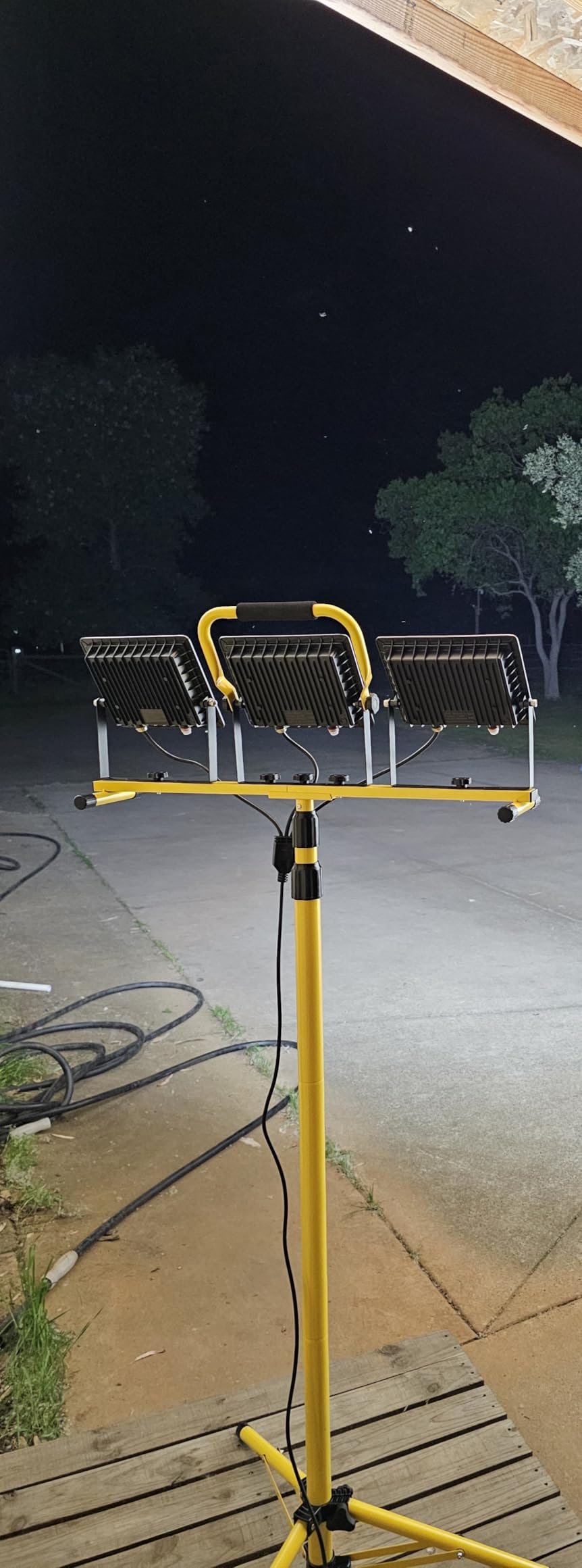 Zetunlo 21000Lumen LED Work Lights with Stand - 3 Head Portable Work Light with 16FT Cord - IP66 Waterproof Tripod Worklights for Job Site Workshop Garage Construction Site Lighting customer photo 2