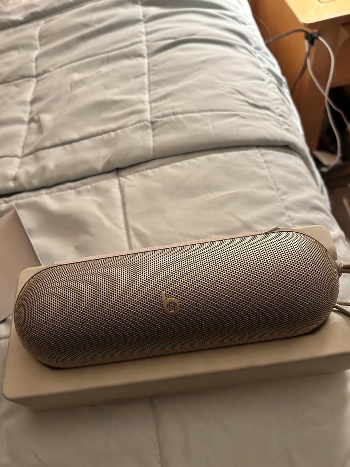 Beats Pill - Portable Bluetooth Speaker - Up to 24H Battery Life, Water Resistant, Bluetooth, Apple & Android Compatible, Seriously Loud Sound (Matte Black) customer photo 1