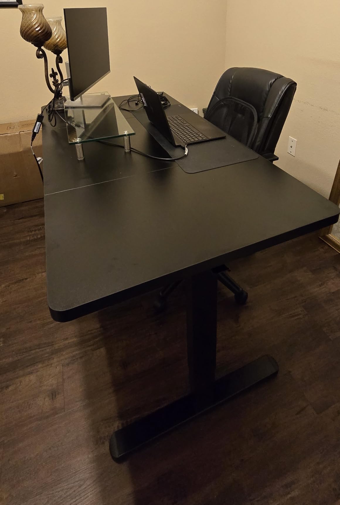 HUANUO Electric Standing Desk, 71 x 35 inch Large Height Adjustable Table, Powerful Brushless Motor, 4 Memory Preset, Sit Stand Up Desk, Home Office Computer Table with Thick T-Shaped Frame customer photo 1