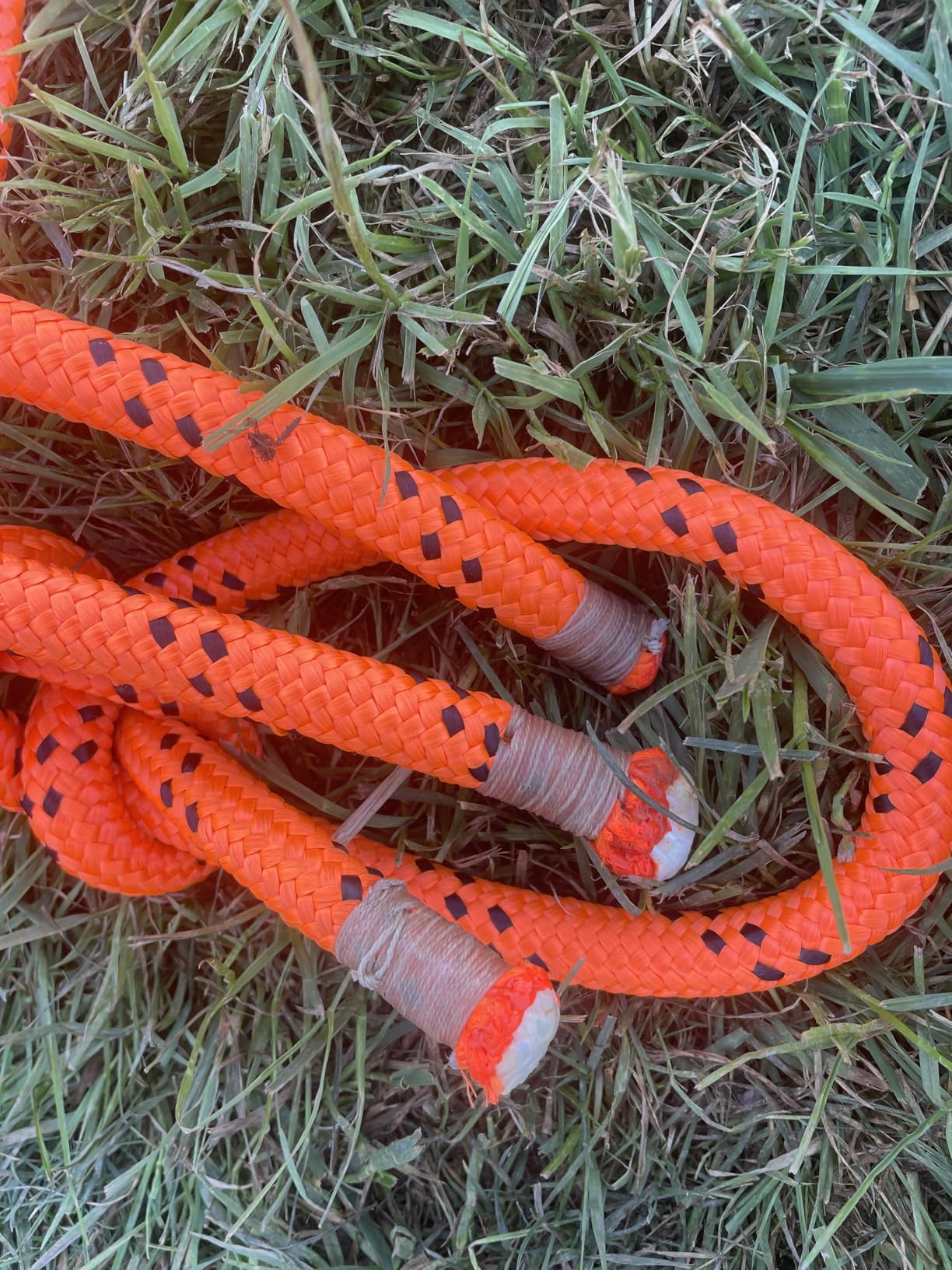 VEVOR Double Braided Polyester Rope, 1/2 in x 120 ft, 48 Strands, 8000 LBS Breaking Strength Outdoor Climbing Rope, Arborist Rigging Rope for Rock Hiking Camping Swing Rappelling Rescue customer photo 1