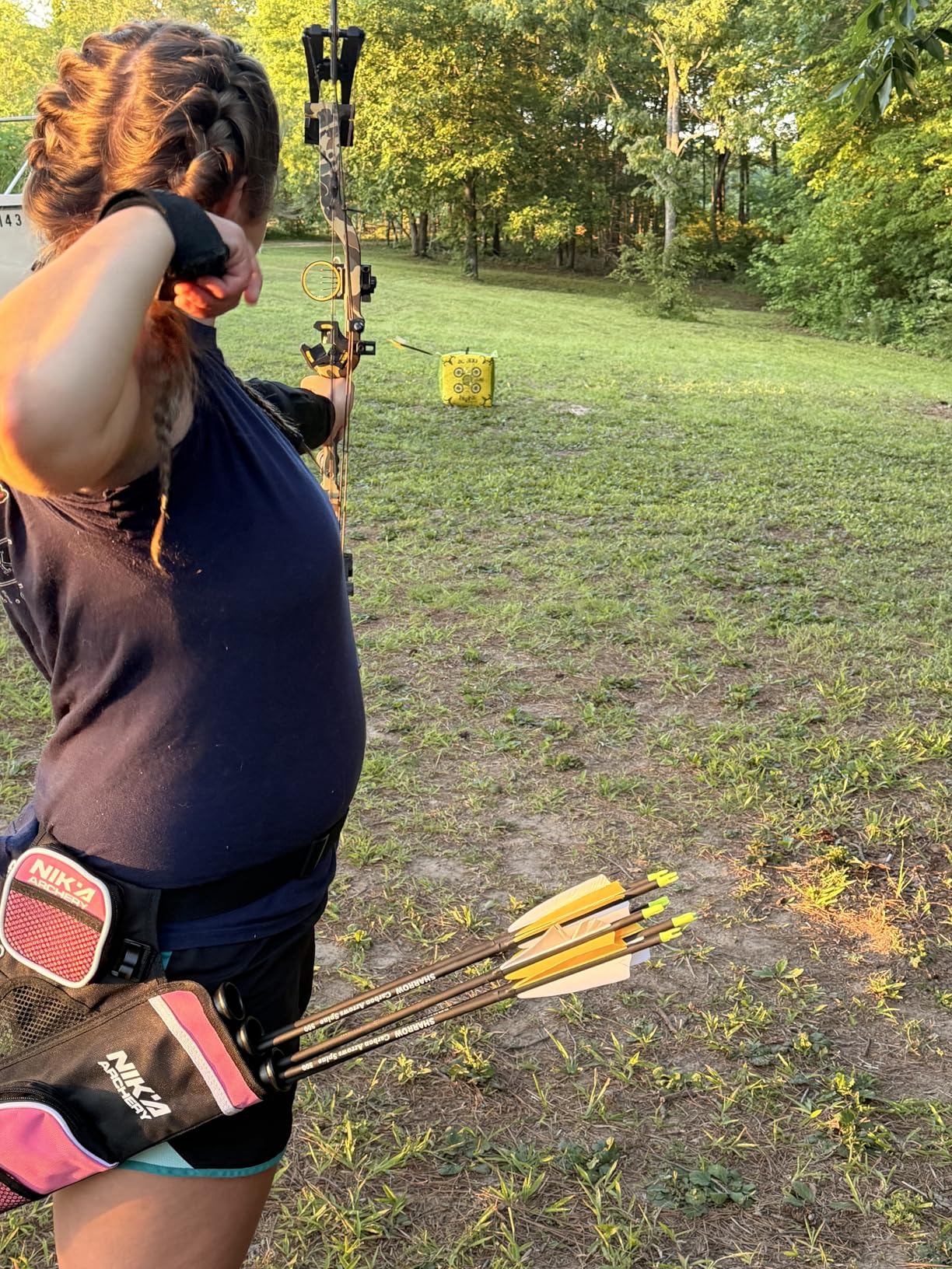Archery Arrow Quiver Holder, L/R 3-Tubes Hip Quiver Arrow Bag with Adjustable Belt for Youth & Adults Arrows Hunting Target Practicing customer photo 1
