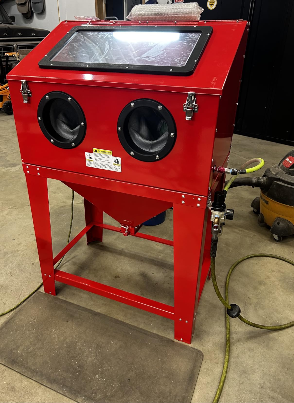 90 Gallon Sandblasting Cabinet,40-80PSI Sand Blasting Cabinet with Glass Viewing Windows/LED Light, Heavy Duty Sand Blaster with 4 Nozzles & Blasting Gun for Paint, Rust Removal Blue customer photo 1