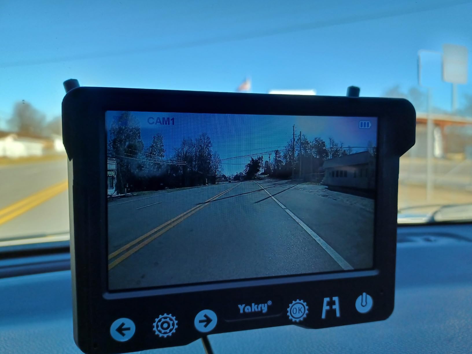 Wireless Backup Camera Magnetic for Truck: 1 Minute Easy Install HD 1080P Rear View Camera Solar - Portable Rechargeable 5 Inch Monitor System for Car Truck SUV RV Trailer Camper Y02 customer photo 1