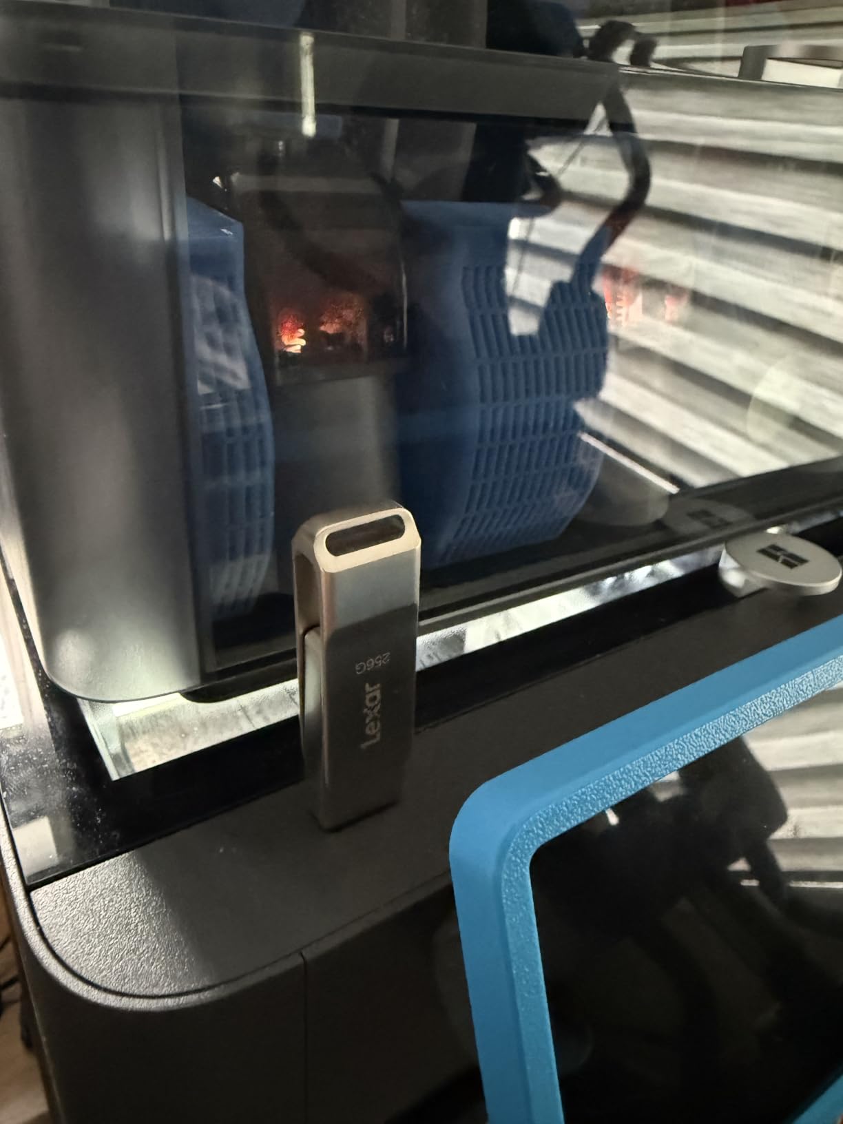Lexar D40E 128GB Dual USB 3.2 Gen 1 Type-C Jump Drive, USB-C Flash Metal Housing Swivel Design (Champagne Silver) customer photo 1