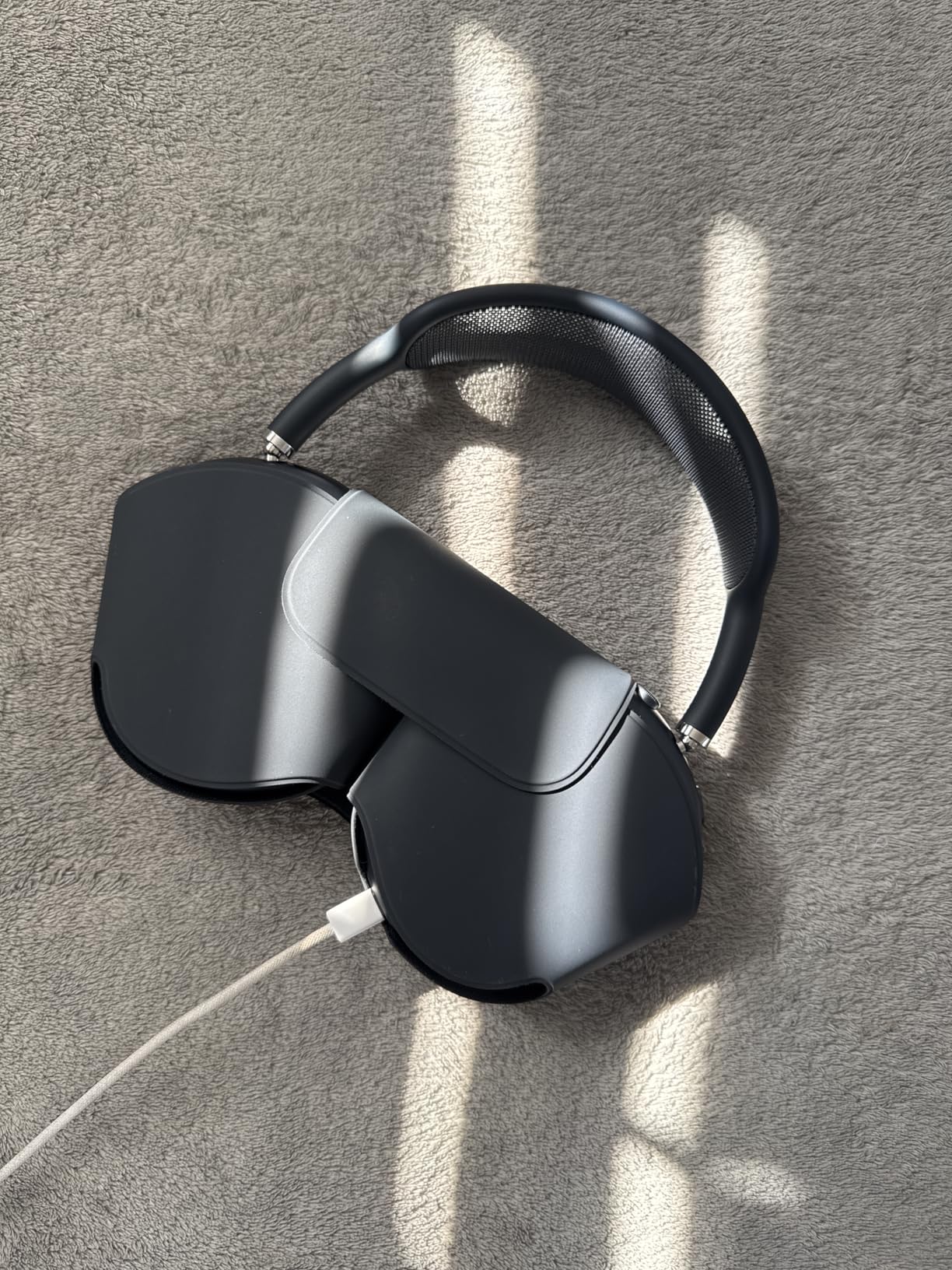 Apple AirPods Max - Starlight (Renewed) customer photo 1