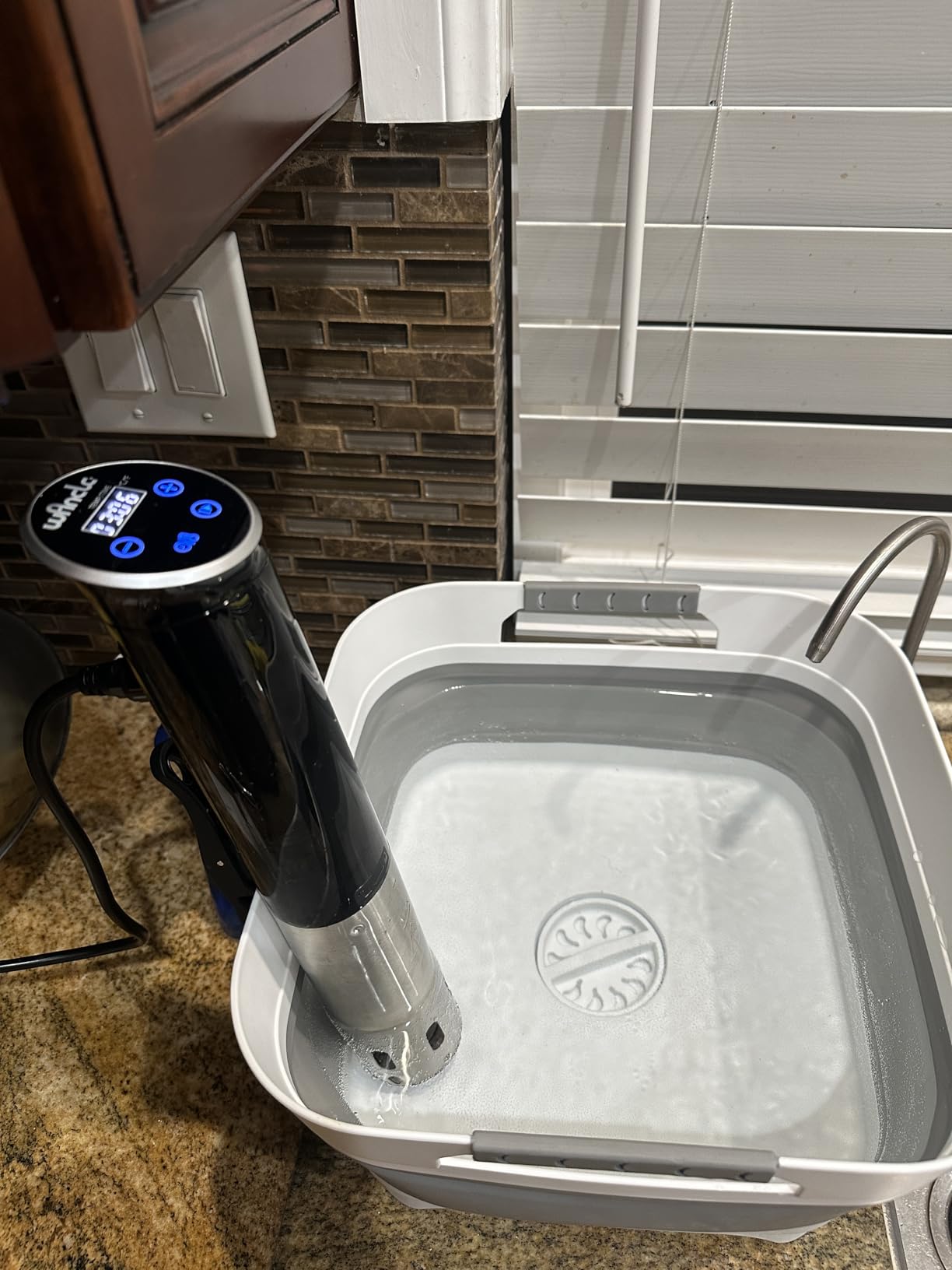 Sous Vide, Wancle 1100W Immersion Circulator, IPX7 Sous Vide Cooker, Small Space-Saving Design, Accurate Temperature Control customer photo 1