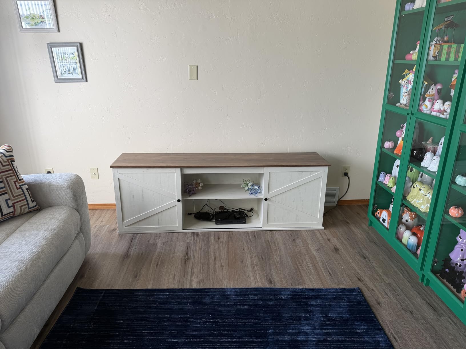 VASAGLE Farmhouse TV Stand for TVs up to 65 Inches, Entertainment Center with Storage Cabinets and Sliding Barn Doors, Media Console Table for Living Room, Rustic White and Honey Brown ULTV535W01 customer photo 1
