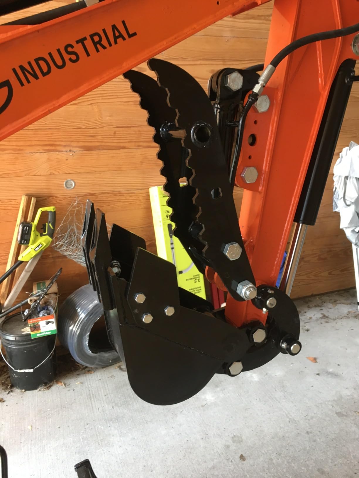 Mini Excavator Bucket 14.9 inch Attachments for Mini Excavator, 380mm Trench Buckets with Metal Teeth fits 1-2 Tons Mini Excavator, Small Digger Buckets Excavator Backhoe Attachments customer photo 1