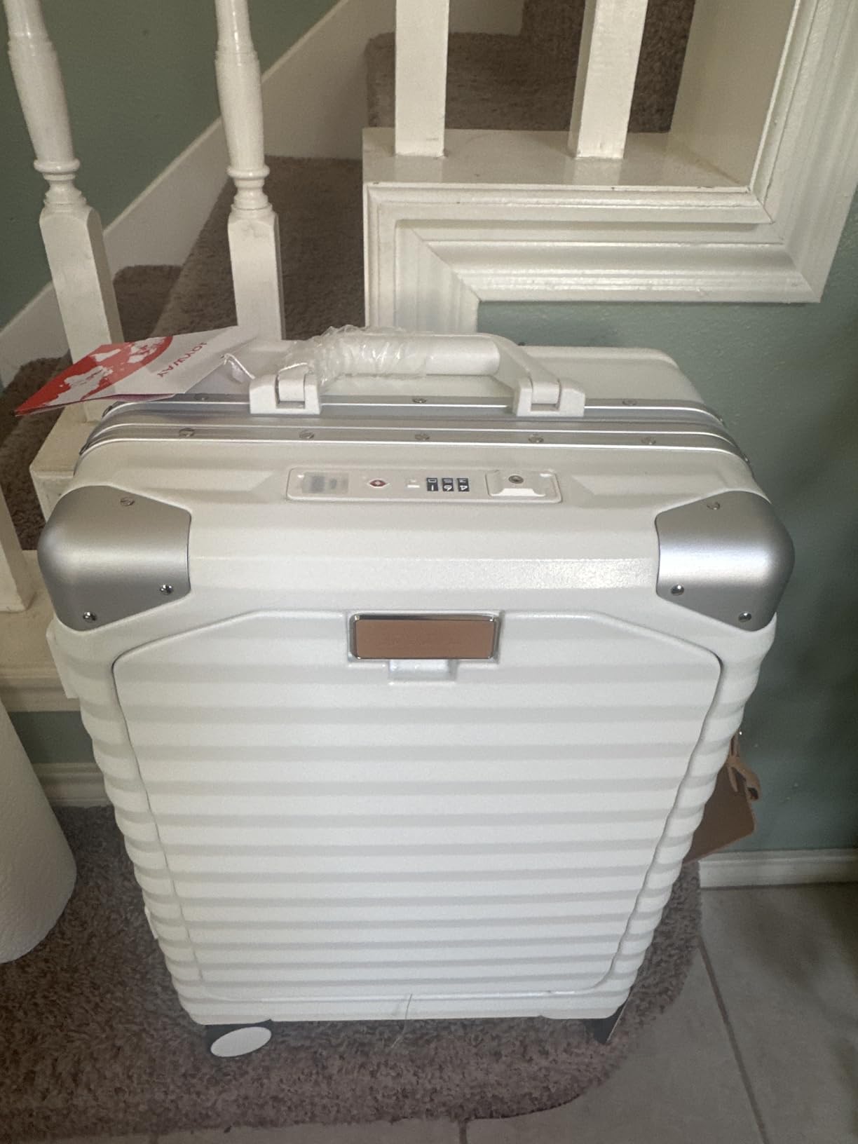 Joyway 20 Inch Carry on Luggage with Aluminium Frame and Front Pocket, PC Hardshell Suitcase with USB Port and Cup Holder, 21.5x14.2x9 Airline Approved, Luggage with Spinner Wheels and TSA Lock(White) customer photo 1