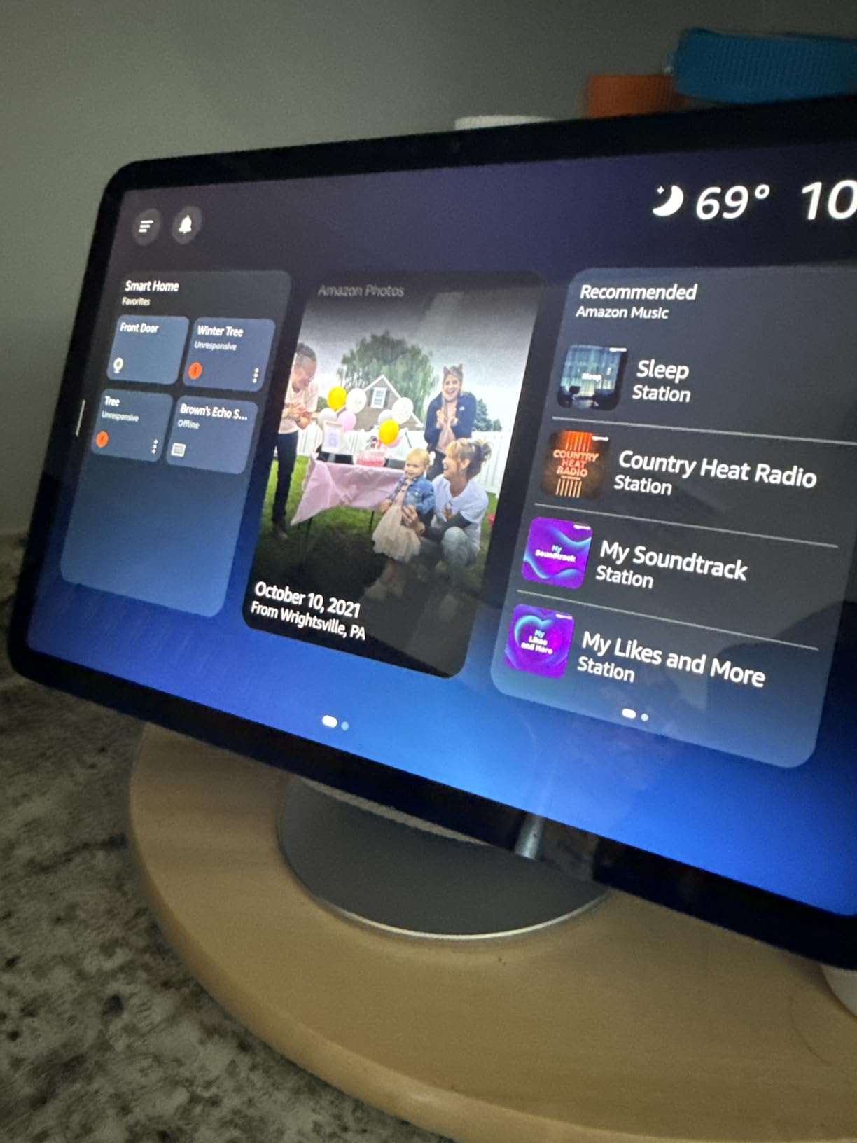 Amazon Adjustable Stand, Designed for Amazon Echo Show 8 & 11 (2025 releases, sold separately), Glacier White customer photo 1