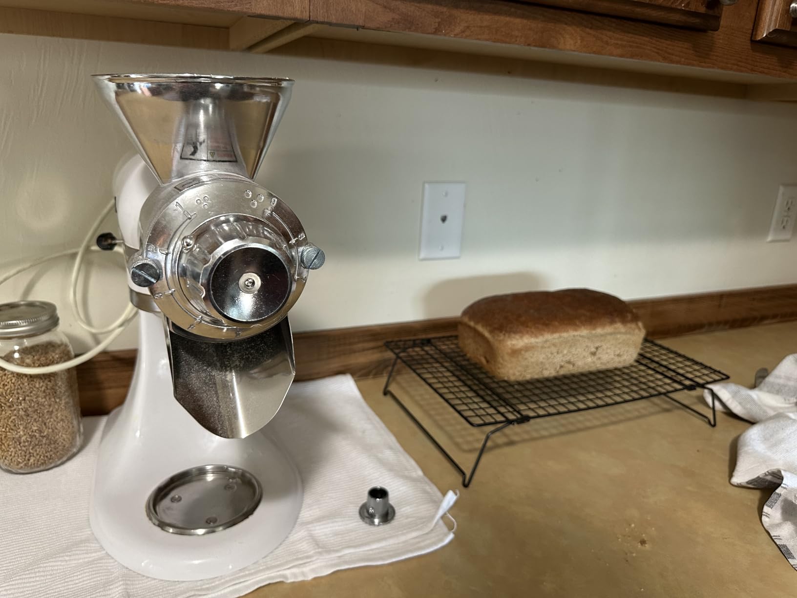 Grain Mill Attachment for KitchenAid Stand Mixer, All Metal 9 Levels Flour Mill for KitchenAid, Suitable for Fully Dried Low-Moisture, Low-Oil Grains customer photo 1
