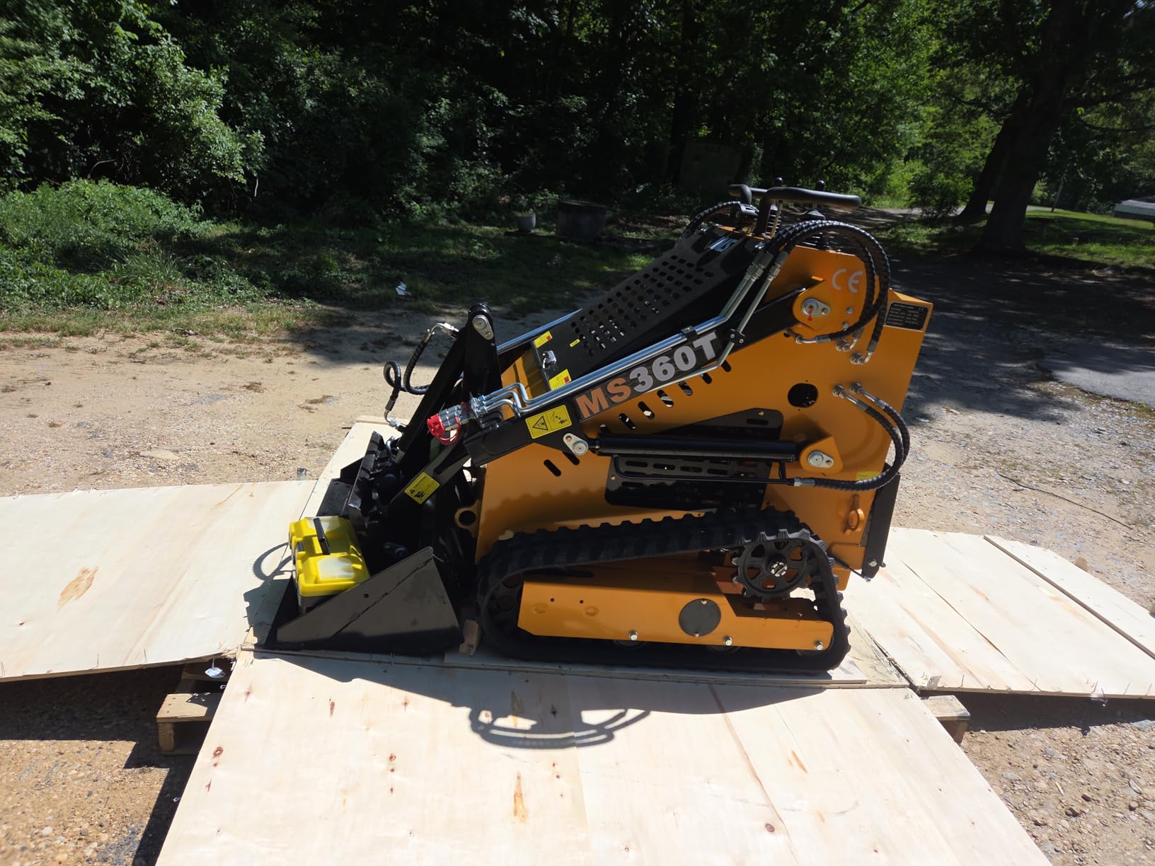 MS 360T Mini Crawler Skid Steer Loader with Rato Gasoline Engine, 13.5 HP Compact Stand on Skid Steer, Triangular Track Skid Loader with Bucket for Farm Garden Park Landscaping, Includes Unloading customer photo 2