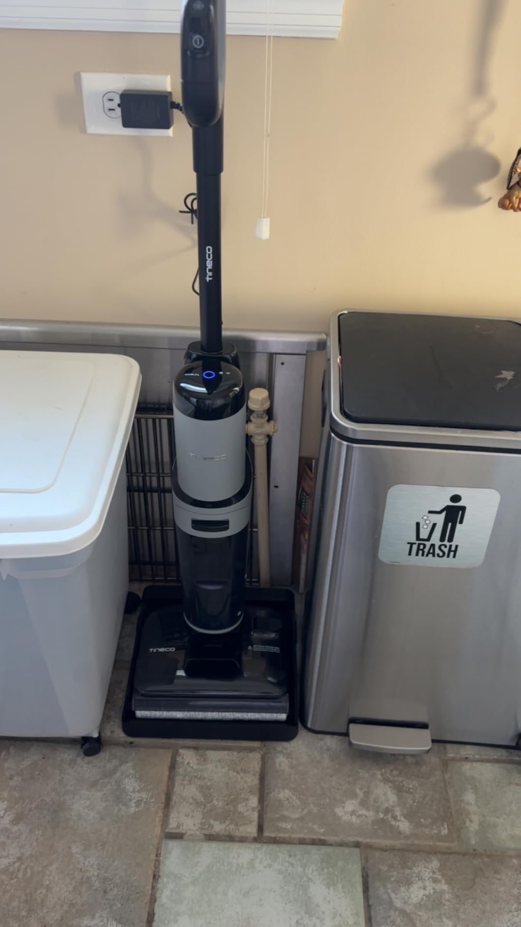 Tineco Floor ONE i5 Stretch Wet Dry Vacuum Cleaner, Vacuum & Mop in One Step, 20kpa Powerful Suction, 180 Degree Lay-Flat Design, Anti-Tangle Design, Dual-Sided Edge Cleaning, Up to 30 Minutes Runtime customer photo 1