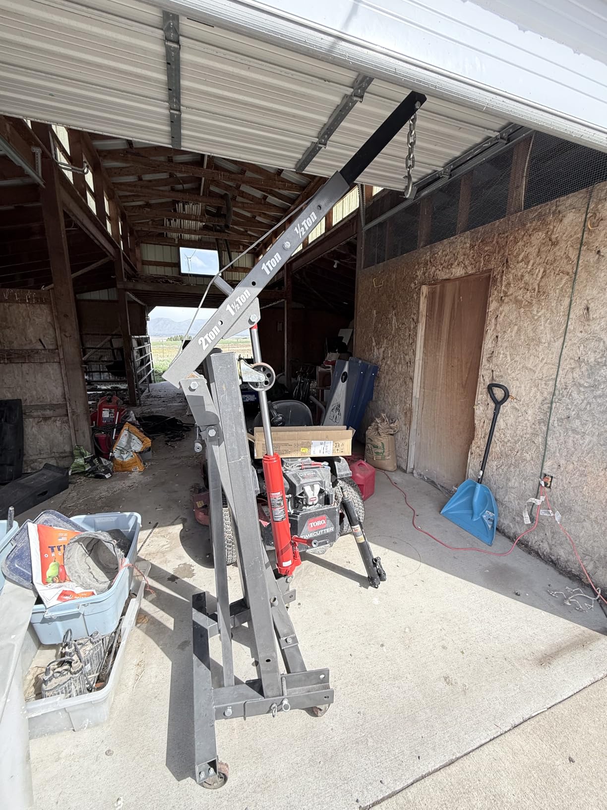 VEVOR 8-Ton Hydraulic Long Ram Jack, Engine Hoist Cylinder with Air Pump & Single Piston, Clevis Base Cylinder for Engine Lifts, Garage/Shop Cranes, Mechanical & Farm Applications customer photo 1