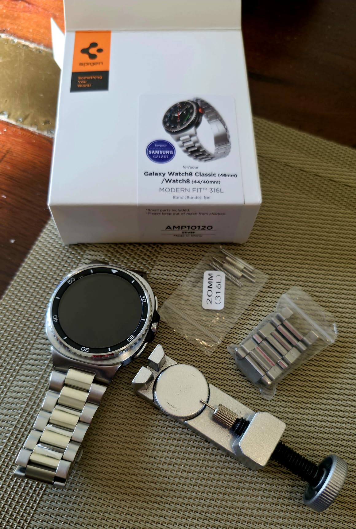 Spigen Modern Fit 316L Designed for Samsung Galaxy Watch 8 44/40mm, 8 Classic 46mm Band (2025) - Silver customer photo 2