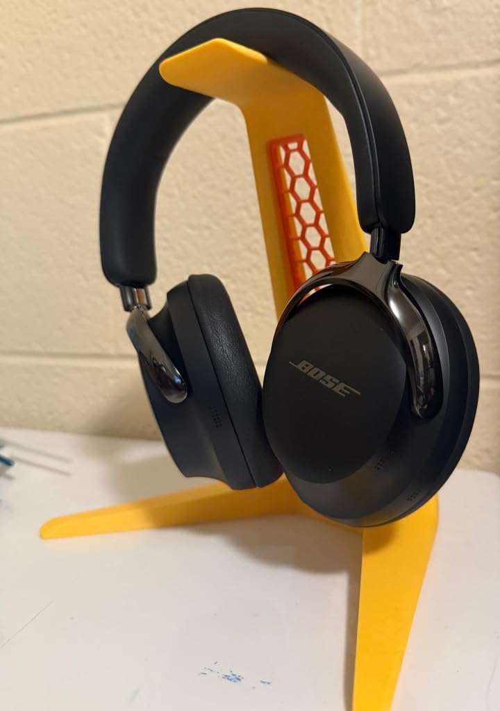 Bose QuietComfort Ultra Bluetooth Headphones (2nd Gen), Wireless Headphones with Spatial Audio, Over Ear Noise Cancelling with Mic, Up to 30 Hours of Playtime customer photo 2