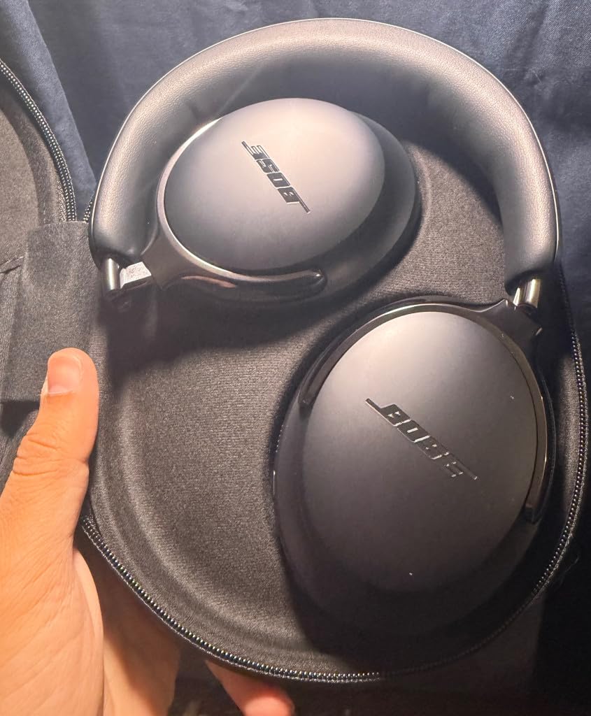 QuietComfort Ultra Bluetooth Headphones (2nd Gen), Wireless Headphones with Spatial Audio, Over Ear Noise Cancelling with Mic, Up to 30 Hours of Play time, White Smoke customer photo 2
