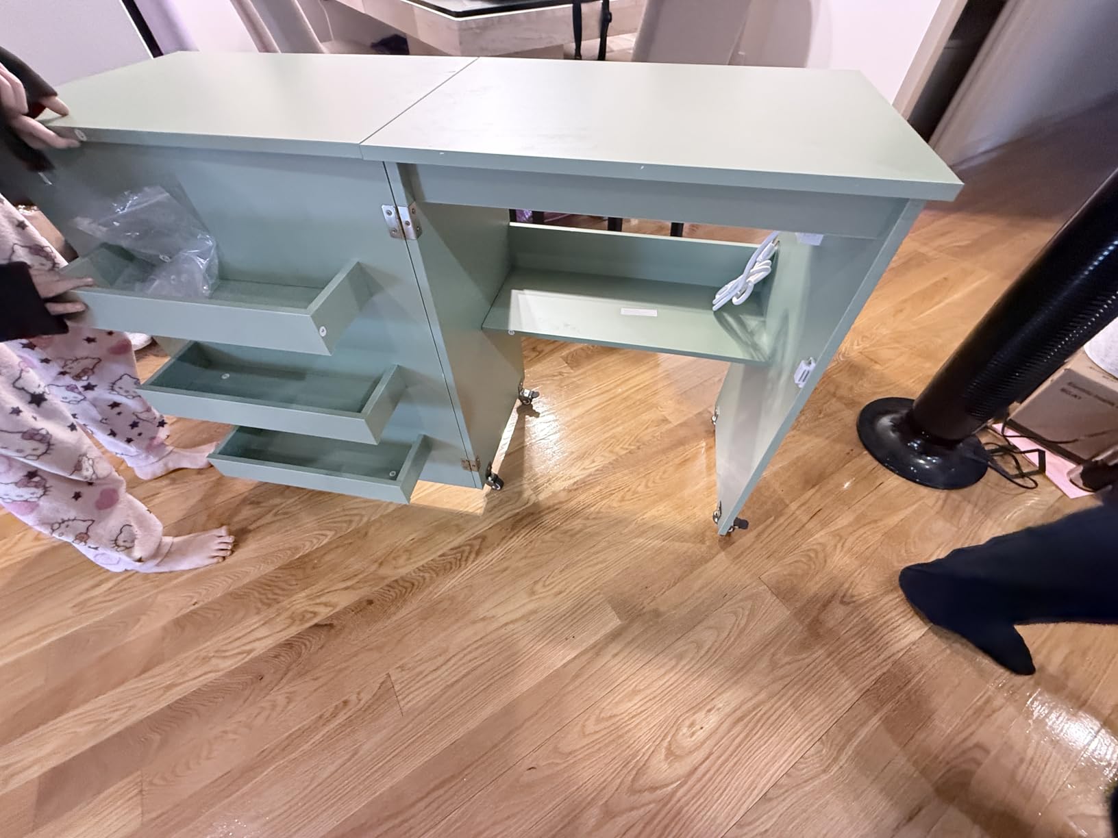 Giantex Folding Sewing Table with Charging Station, Rolling Craft Table with Storage Trays & Shelf, Foldable Sewing Machine Cabinet Desk with Lockable Wheels for Small Spaces (White & Natural) customer photo 2
