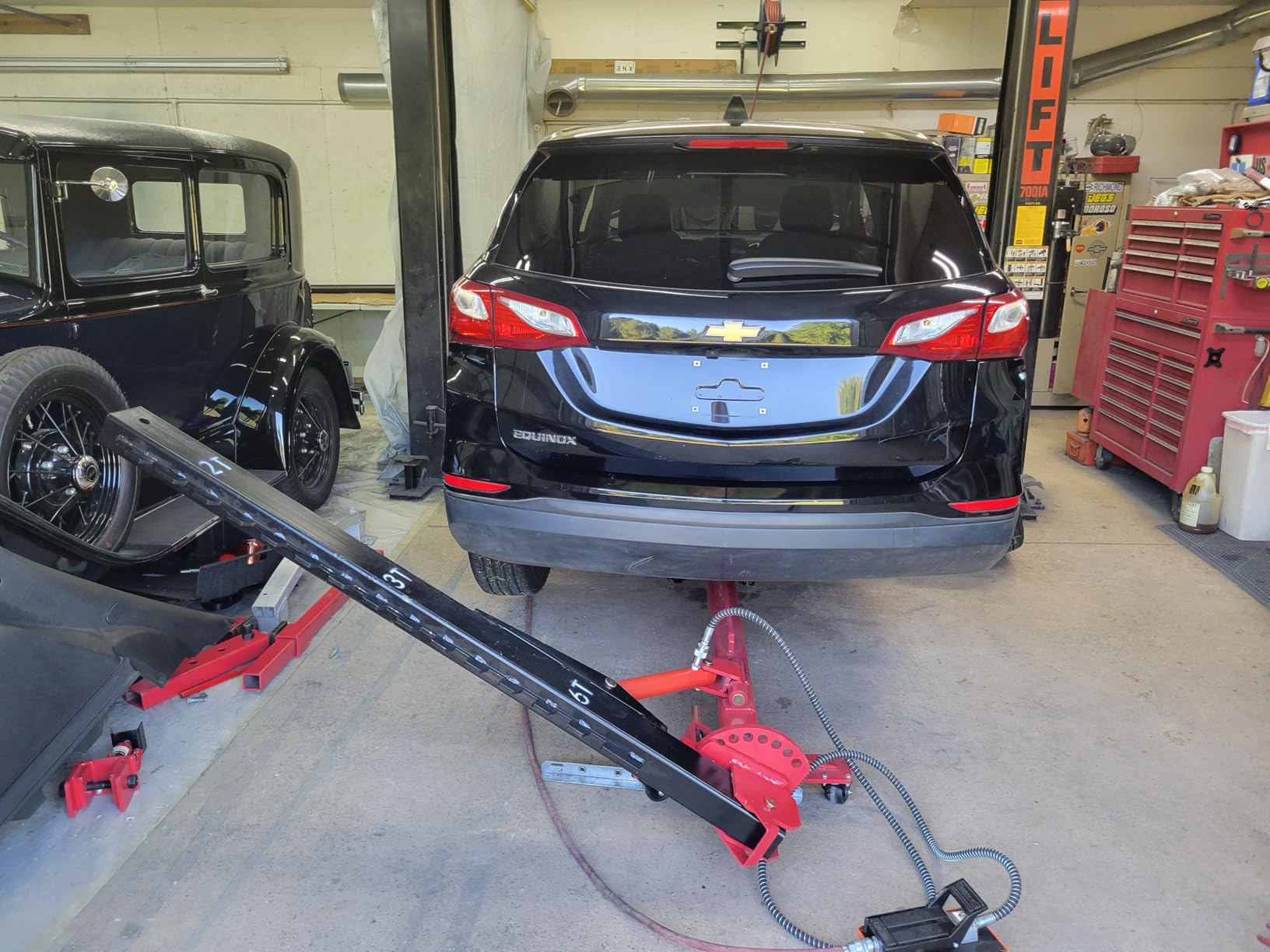 VEVOR Auto Body Frame Puller Straightener, 6T Tension Car Body Repair Equipment with 3T Airbag Jack & 6000PSI Hydraulic Foot Pump, Includes 16 Straightening Tools customer photo 1