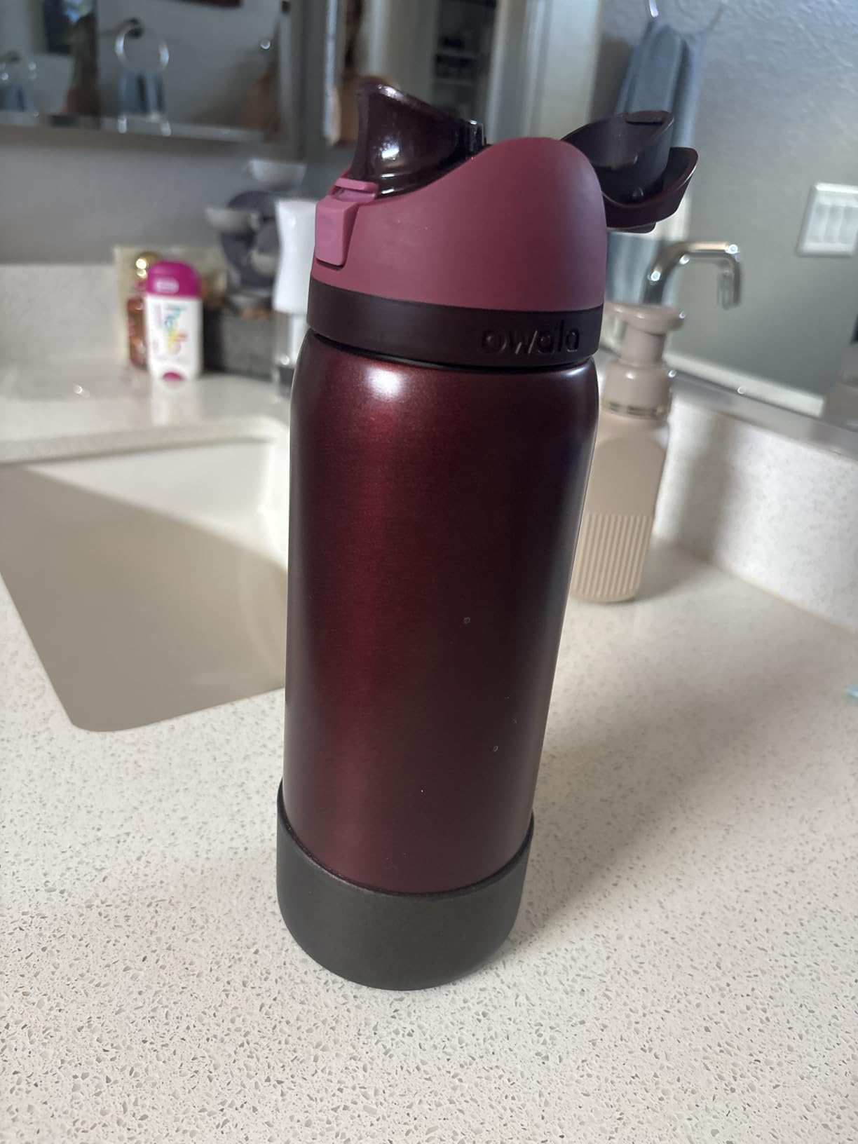 Owala FreeSip Insulated Stainless Steel Water Bottle with Straw, BPA-Free, 32 Oz, Black Cherry customer photo 2