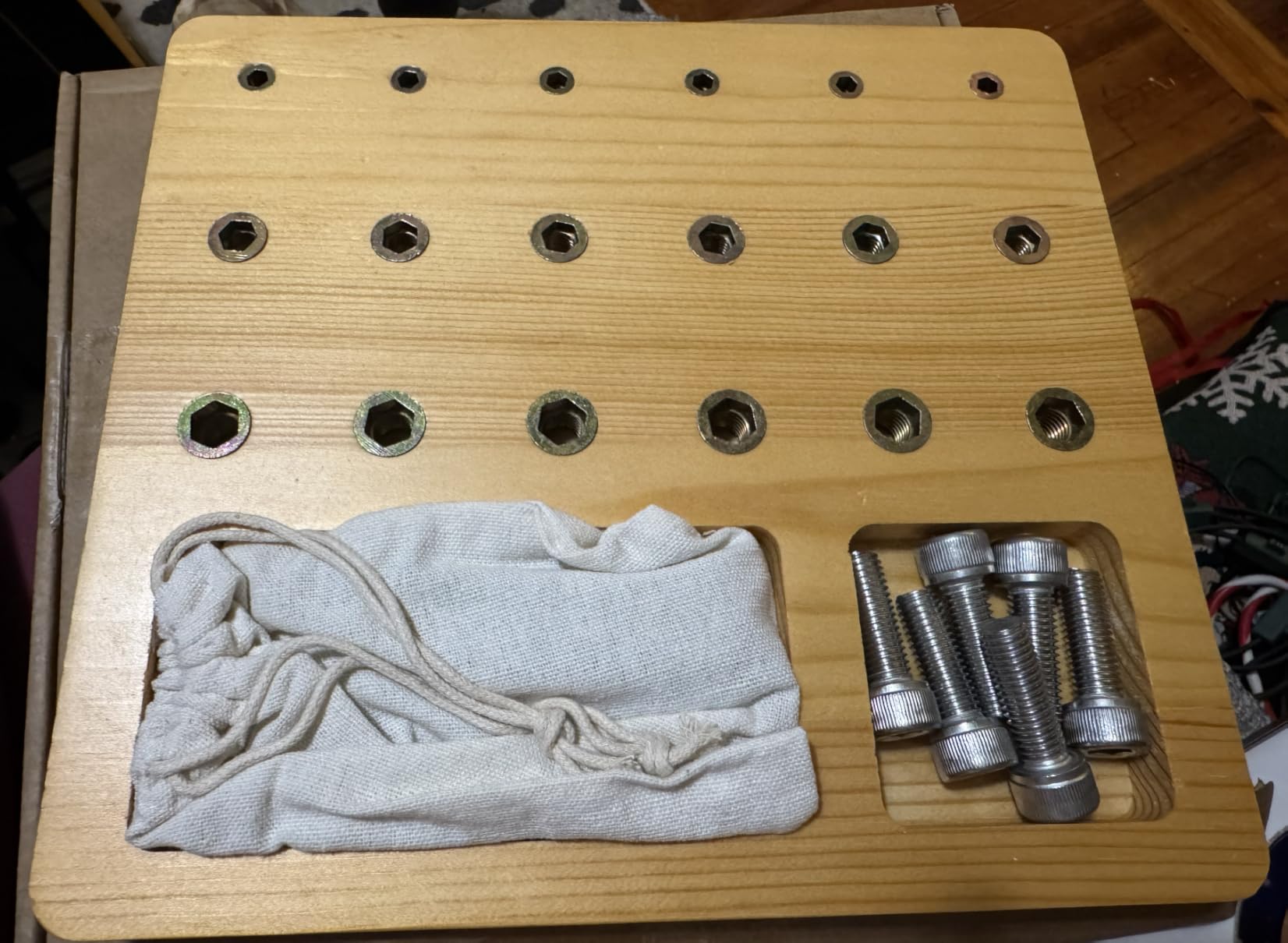 DICYWUDI Wooden Pegboard for Finger Dexterity, Finger Strength Trainer for Hand Grip Strengthener Targeted Strength, Relief & Recovery for Men, Women, and Seniors customer photo 1