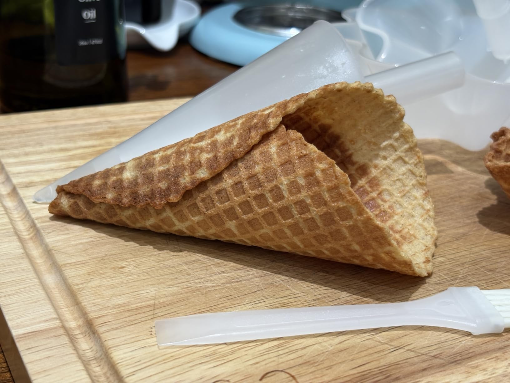 Baker's Friend Waffle Cone Maker Machine with Browning Control, 7.5
