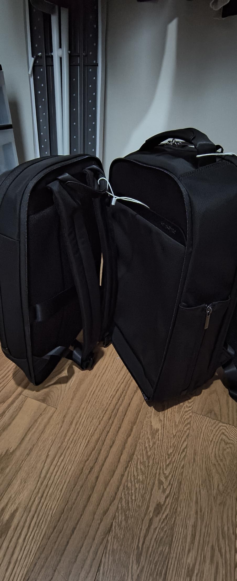 Samsonite Paralux 2-in-1 Travel Backpack, Converts into Main Bag + Go Bag, Lay-Flat Packing, StackIt Strap, Laptop Sleeve & Integrated AirTag Holder, Stone Grey customer photo 1