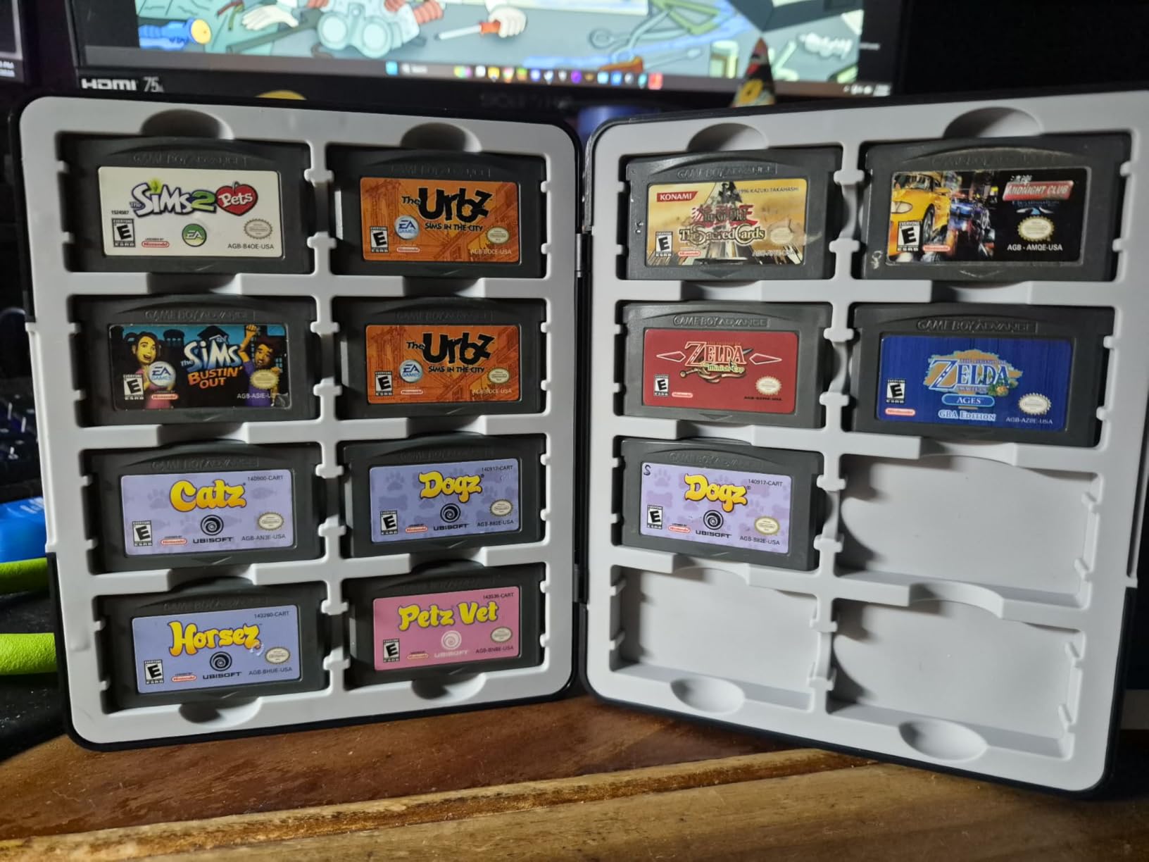 QUBAMG GBA Game Case Compatible with Game Boy Advance, Holds 16 GBA Game Cartridges, Silicone Slots with Magnetic Closure, Portable Travel Organizer Storage Box for GBA Collectors customer photo 1
