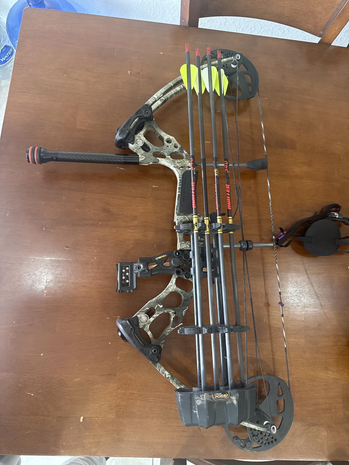 8 Inch Archery Bow Stabilizer for Compound Bow Carbon Balance Bar Absorber with Weights to Reduce Vibrations Sound Absorption for Compound/Recurve Bow Hunting Shooting customer photo 1