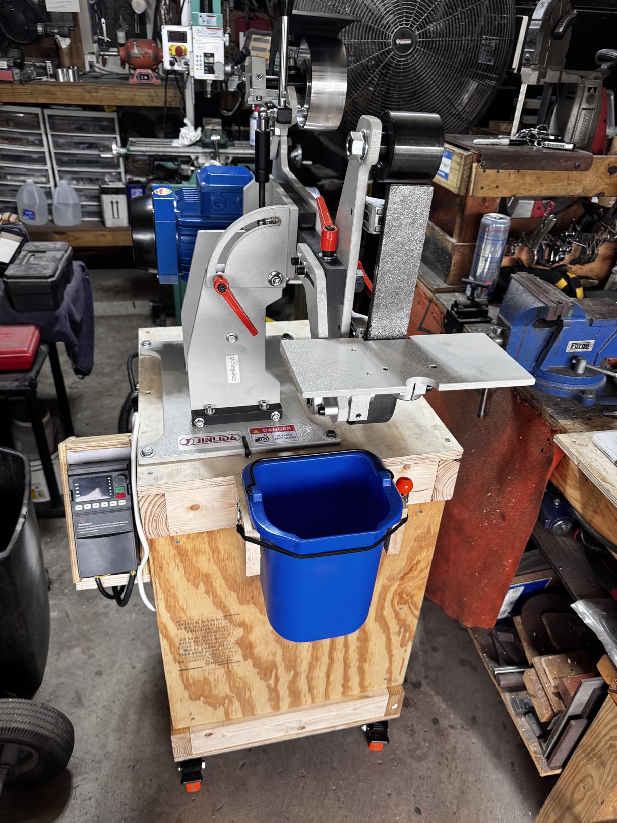 JLD Professional Belt Grinder Sander, 2x72 Inch Belt, 1500W Electric Motor with 2.2KW VFD, 2 sets of grinding kits with 3 grinding methods, Vertical and Horizontal operation includes 3 sanding belts customer photo 1