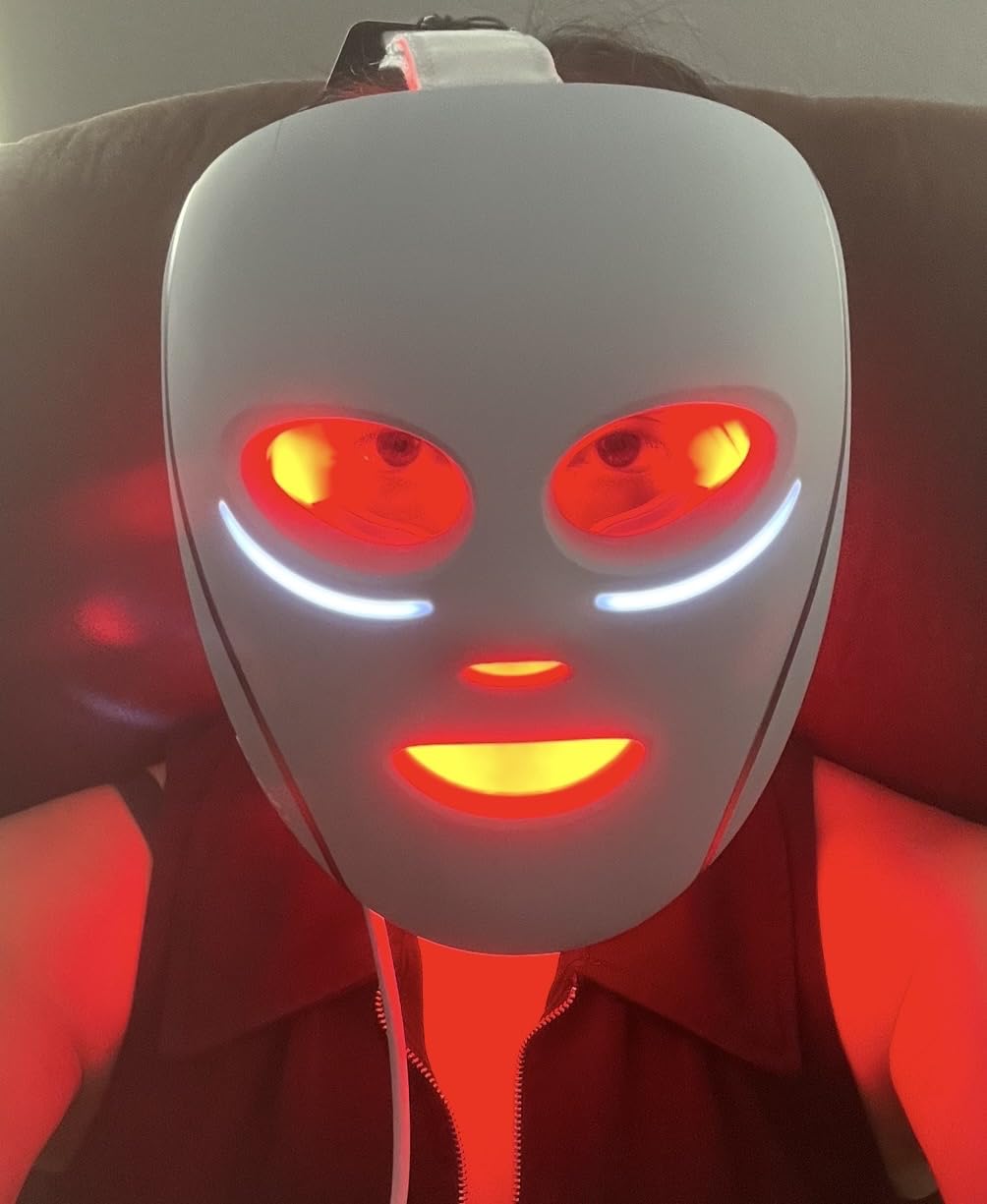 Shark CryoGlow LED Face Mask with Under-Eye Cooling, Anti-Ageing & Blemish Repair, Red & Blue LED, Infrared Light Therapy, USB-C, Remote Control customer photo 2