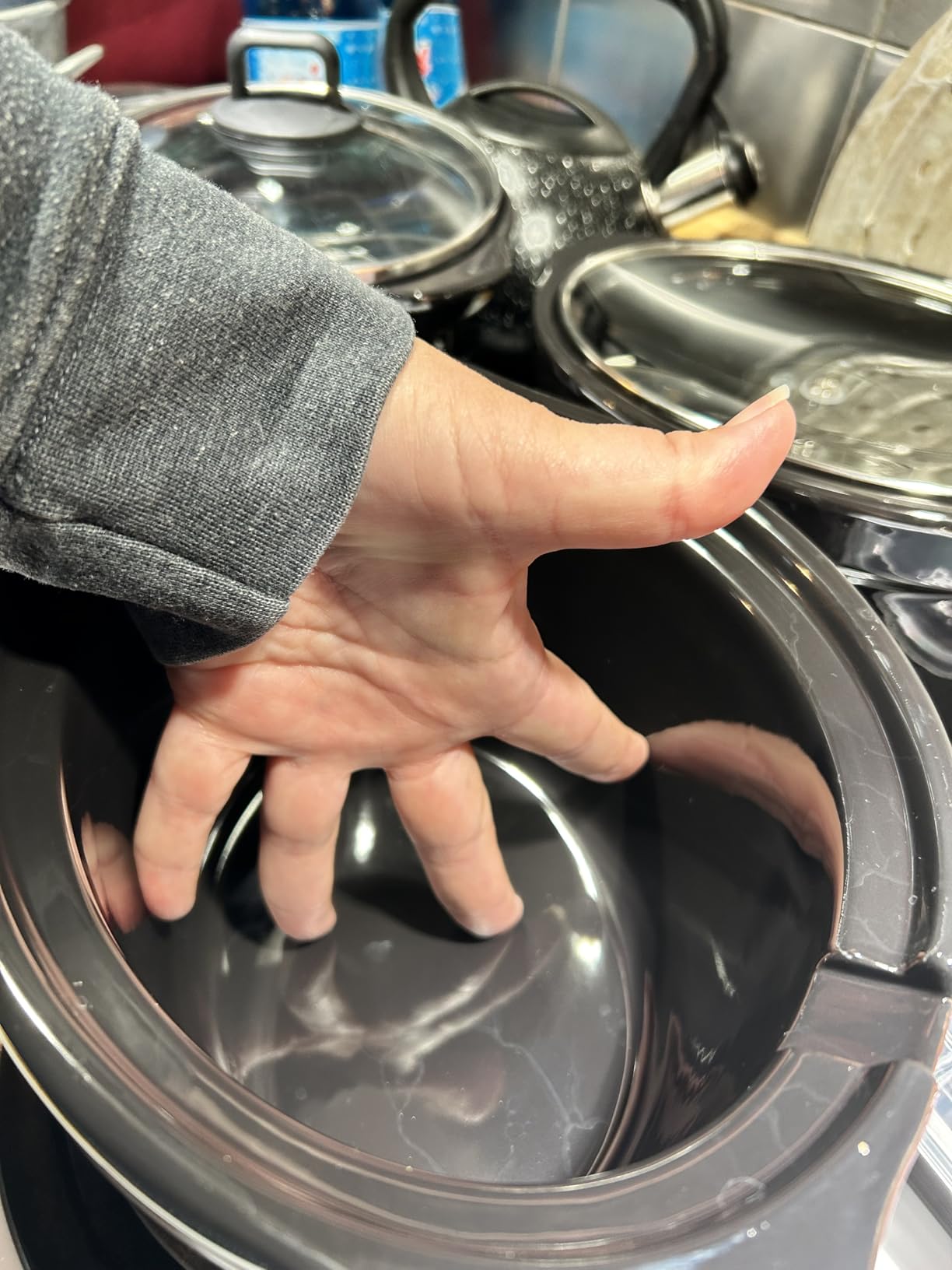 Chefman Triple Slow Cooker & Food Warmer, Three Crock Slowcooker with 2.5 Qt. Ceramic Crocks, 7.5-Quart Total Capacity, PFAS-Free, Three Temperature Settings, Dishwasher-Safe Parts, Stainless Steel customer photo 1