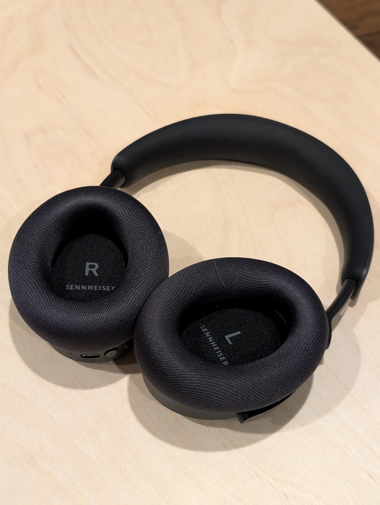 Sennheiser RS 275 TV Headphones - Bluetooth Headphones and Transmitter Bundle - Low Latency Wireless, Virtual Surround Sound, Speech Clarity and Auracast Technology, 50h Battery customer photo 1