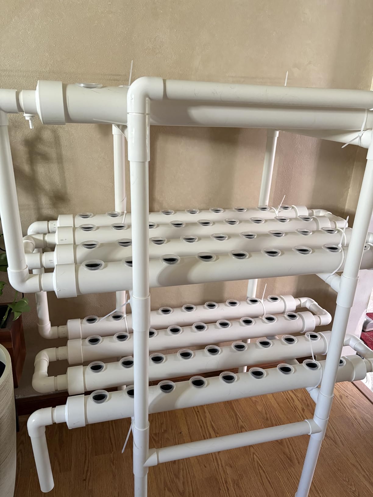 VEVOR Hydroponics Growing System Kit, 3-Tier 108 Sites UPVC Pipe Hydroponic Grow Kit with Timed Irrigation, Sun & Light Blocking Pipes, Indoor Home Garden Vegetable Planting Grow Kits for Fruit Herb customer photo 1