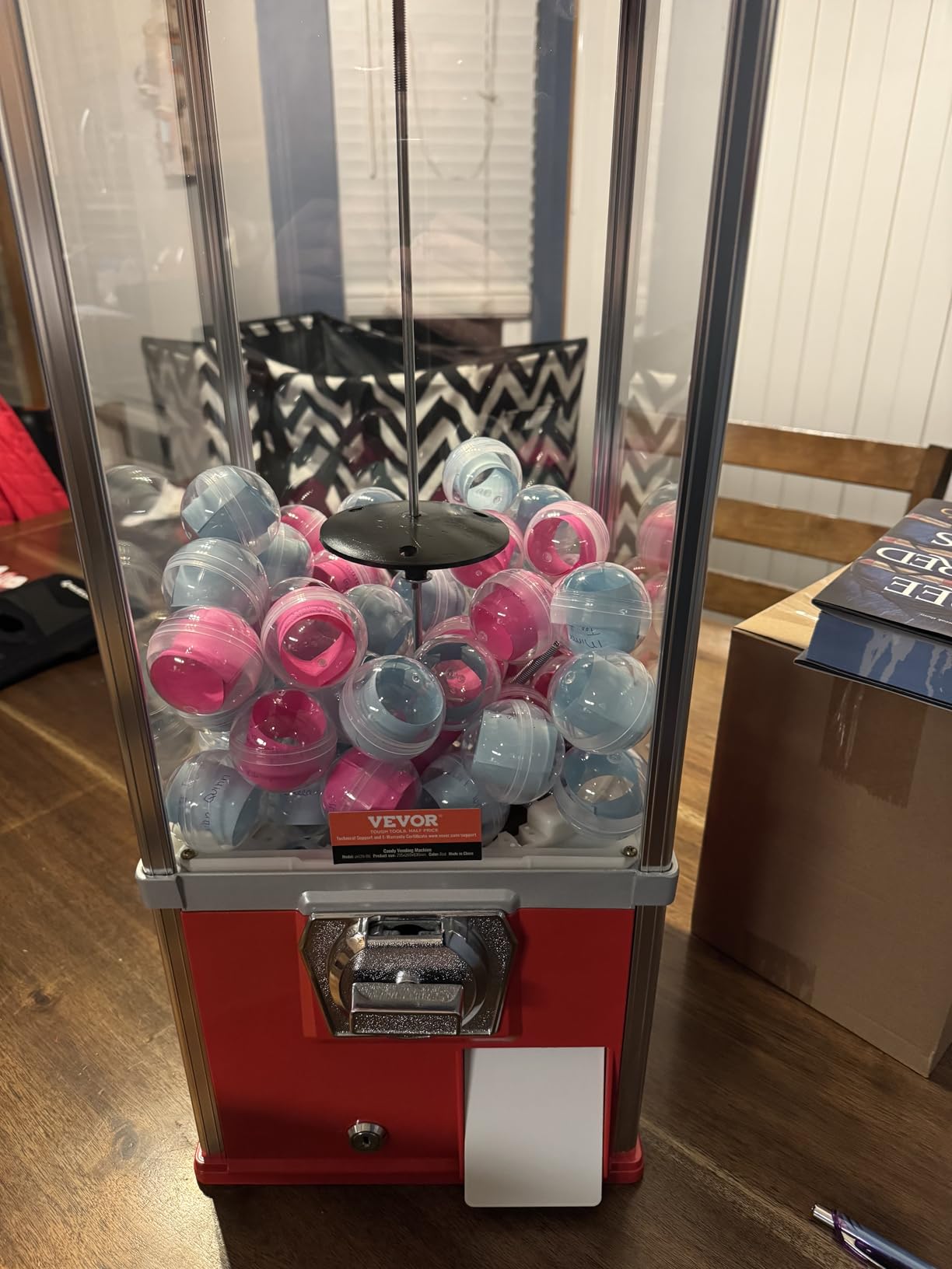 VEVOR Gumball Machine, 21 inch Candy Vending Machine Dispenser, 25-Cent Vending Machines for Shopping Malls, Supermarkets, Amusement Parks, Arcades, Holds Up to 180 1.77in Spherical Candies customer photo 1