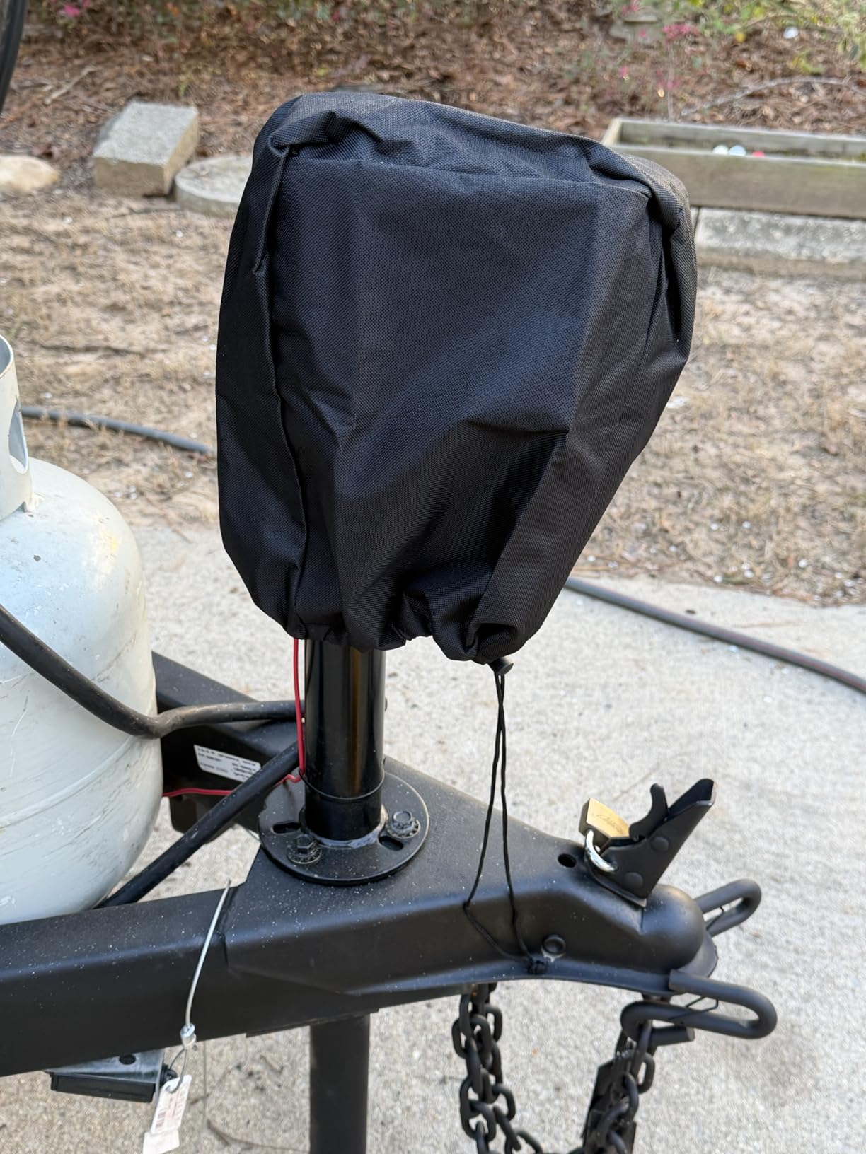 VEVOR Electric Trailer Jack, 7500 lbs Capacity, Electric Power Tongue Jack with Waterproof Protective Cover & LED Light for Travel Trailer, Camper, RV, 9.84-33.85 in Lift, 12V DC with Wiring, Black customer photo 2