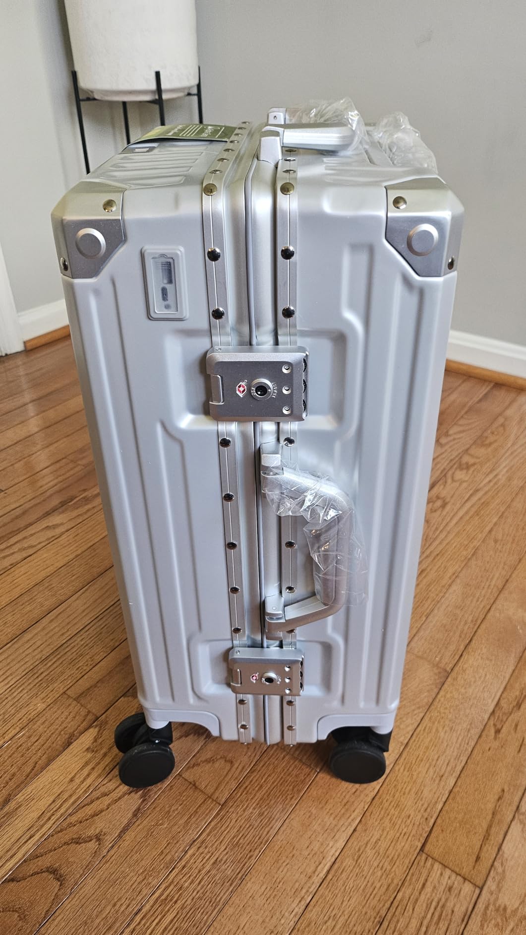 Checked 28 Inch Luggage, Thickened Aluminum Frame Luggage with TSA Spinner Wheels, 3-Layer PC Hard Shell Zipperless Travel Suitcase, TypeC USB Charging Port, Cup Holder Grey customer photo 2