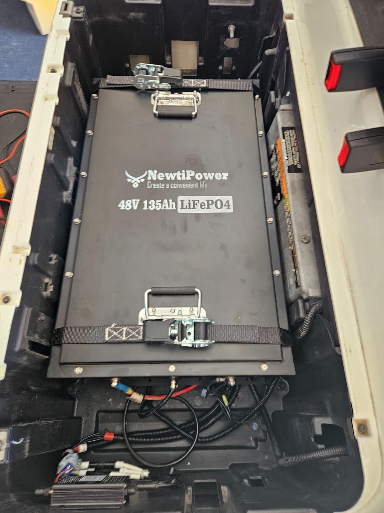 48V 135Ah Server Rack LiFePO4 Lithium Battery with Charger and Monitor, 10 Years-Lifetime, Perfect for Solar Power Storage, Off-Grid (48V 135Ah Server Rack Battery) customer photo 2