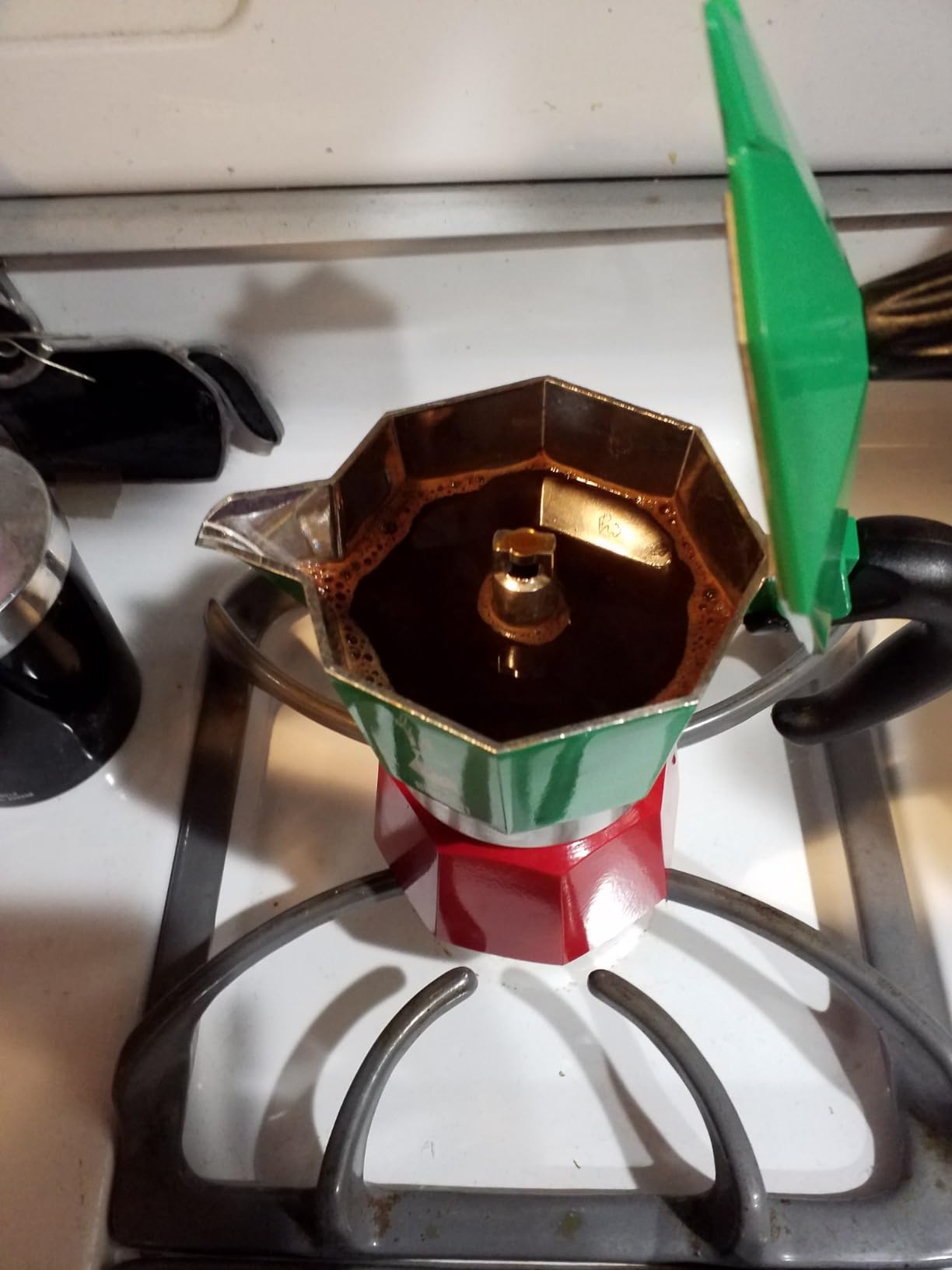 Bialetti Moka Express Iconic Italian Stovetop Espresso Maker, 6 Cups, Natural Silver customer photo 2